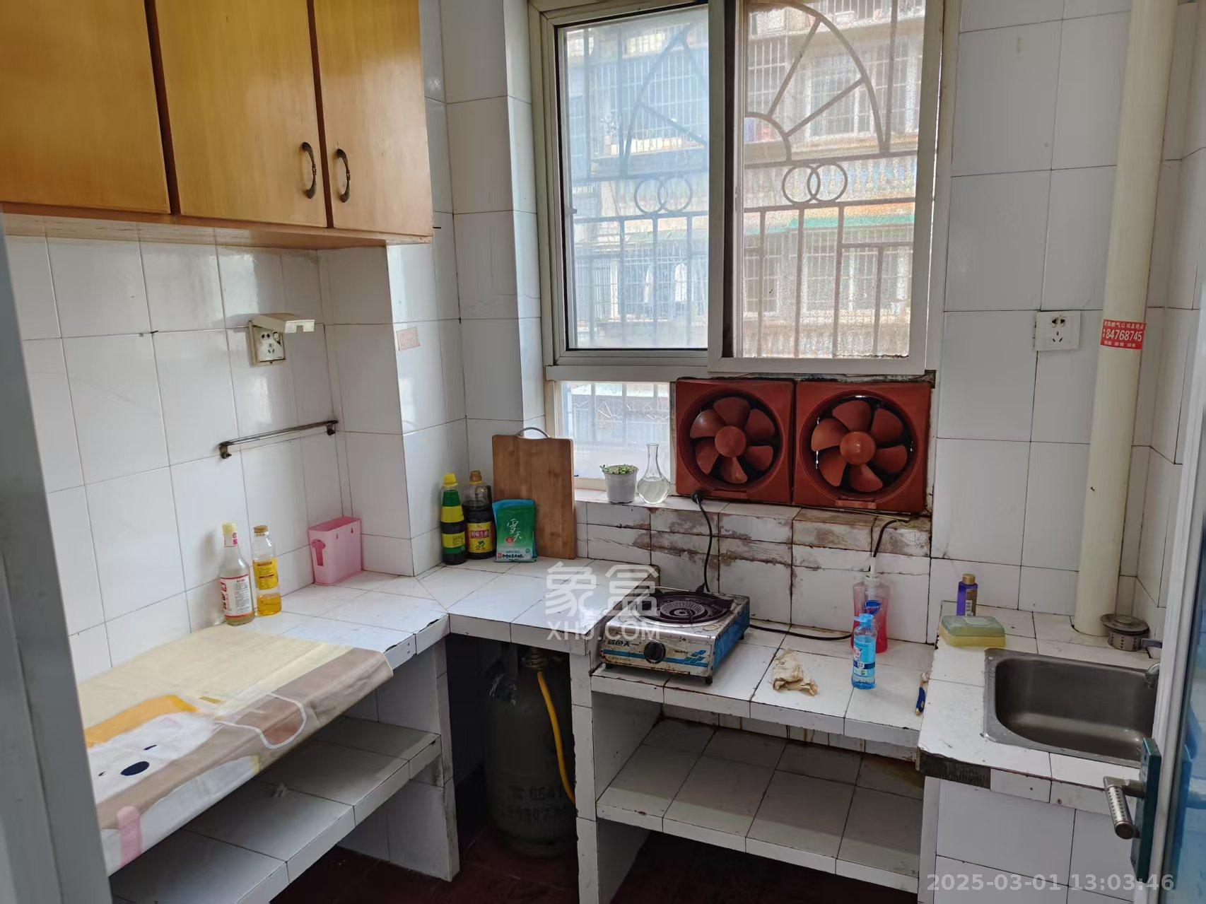 德政园 2室1厅1卫 1300.0元/月 德政园 2室1厅1卫 1300.0元/月室内图