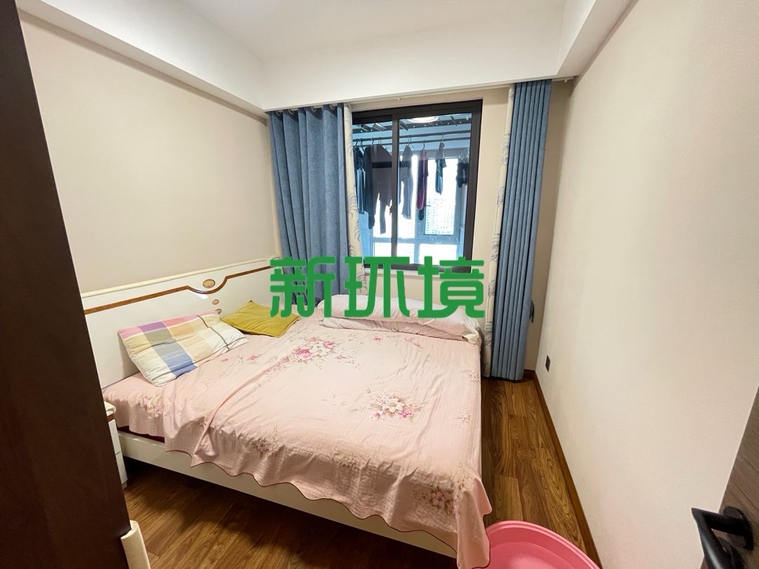 江与城  3室2厅2卫   85.00万客厅