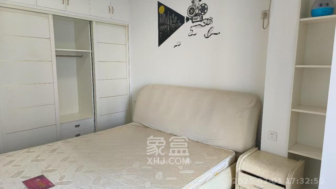天下一家  3室2厅1卫   2800.00元/月室内图