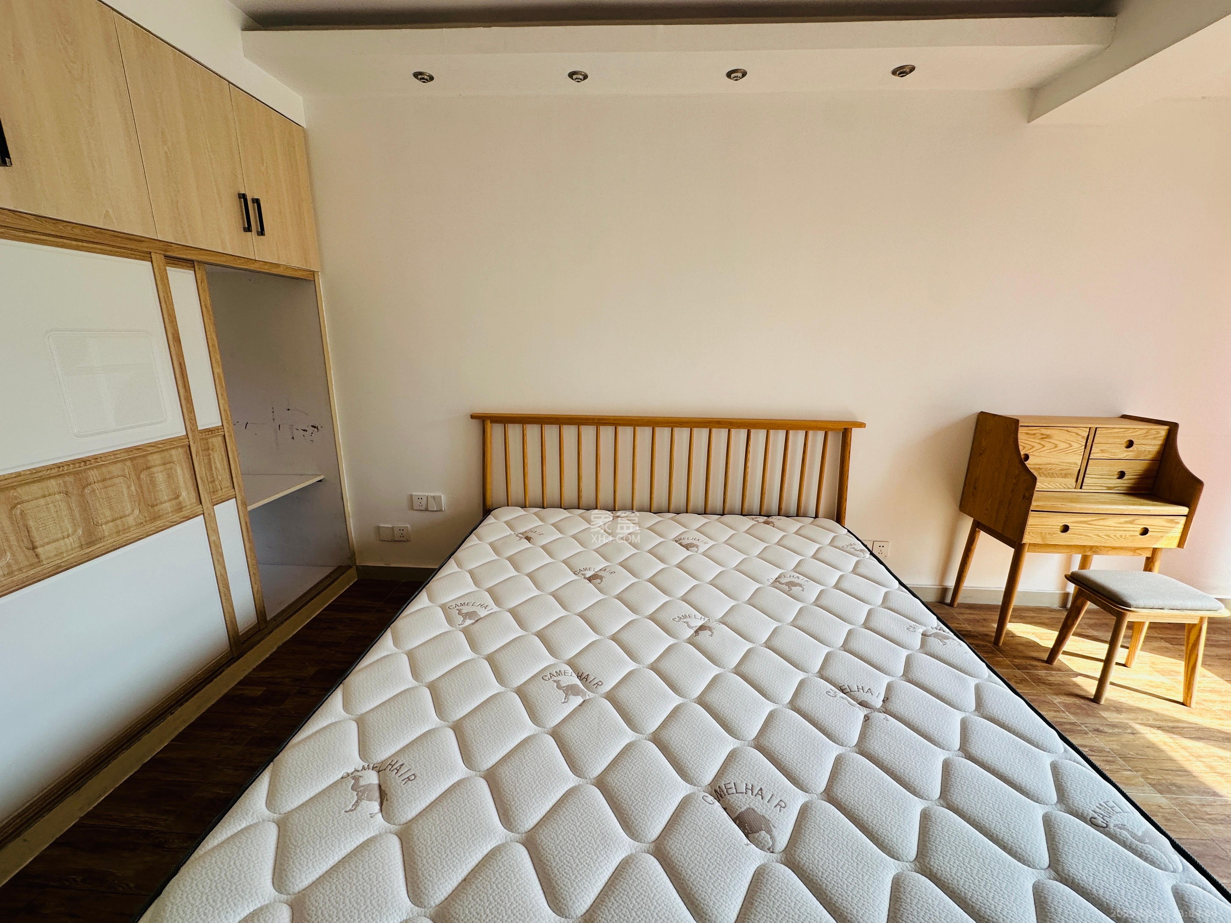 东方新城  2室1厅1卫   2600.00元/月室内图
