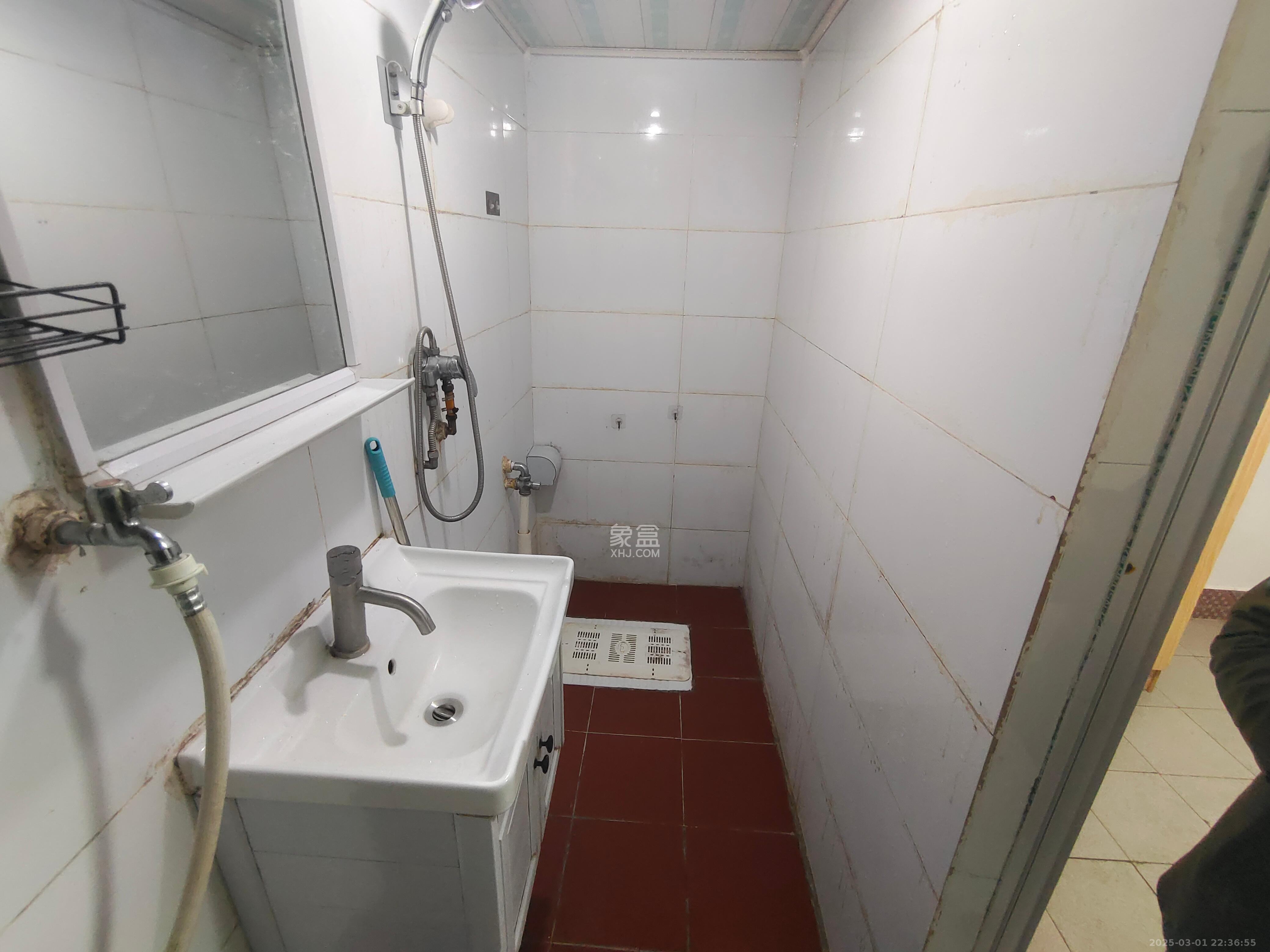 长沙县公路管理局单位房  1室1厅1卫    1100.0元/月室内图