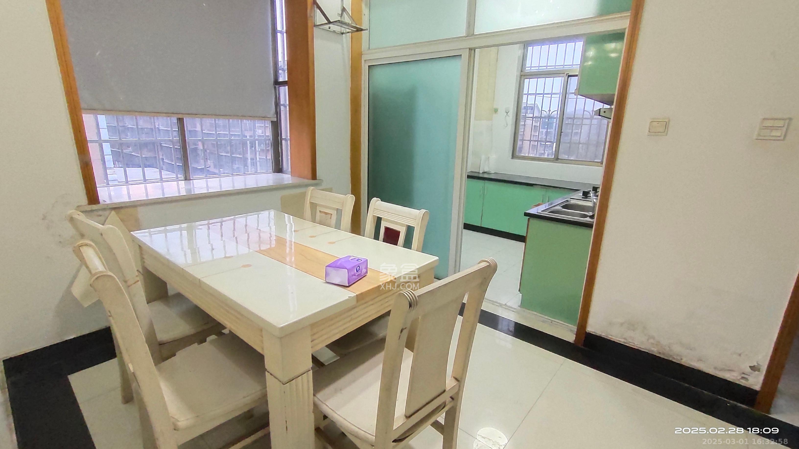 黄鹤小区3片 3室2厅1卫 1800.0元/月 黄鹤小区3片 3室2厅1卫 1800.0元/月室内图