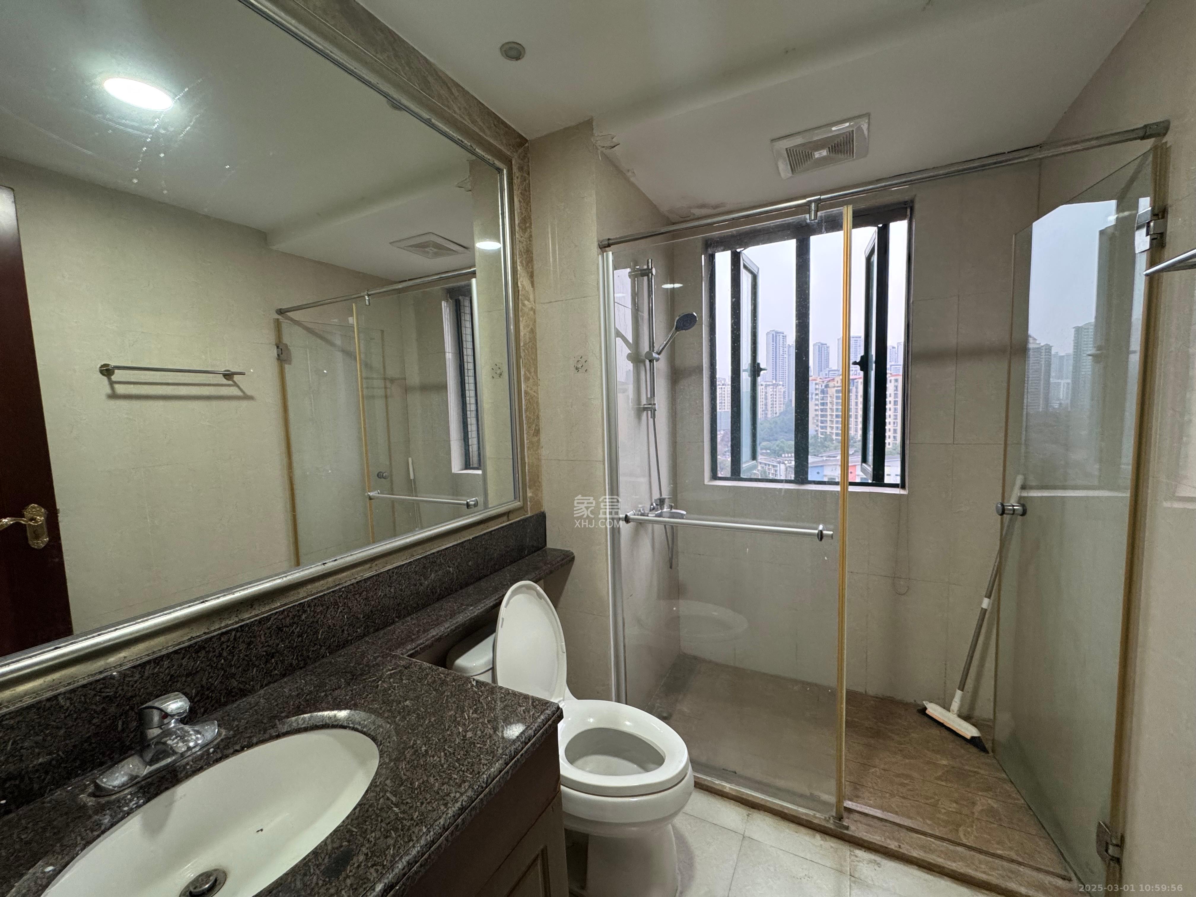 恒大雅苑 3室2厅2卫 2500.0元/月 恒大雅苑 3室2厅2卫 2500.0元/月室内图