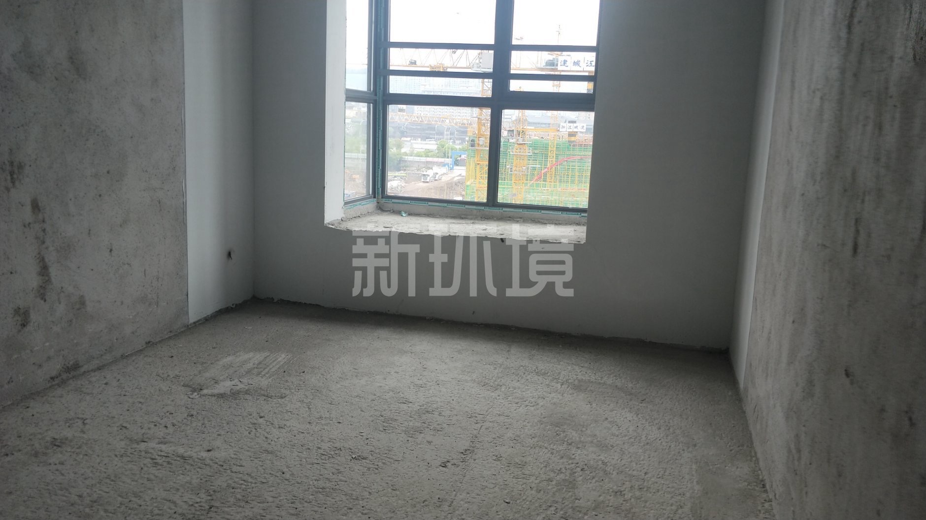 靛达广场  4室2厅2卫   103.00万客厅