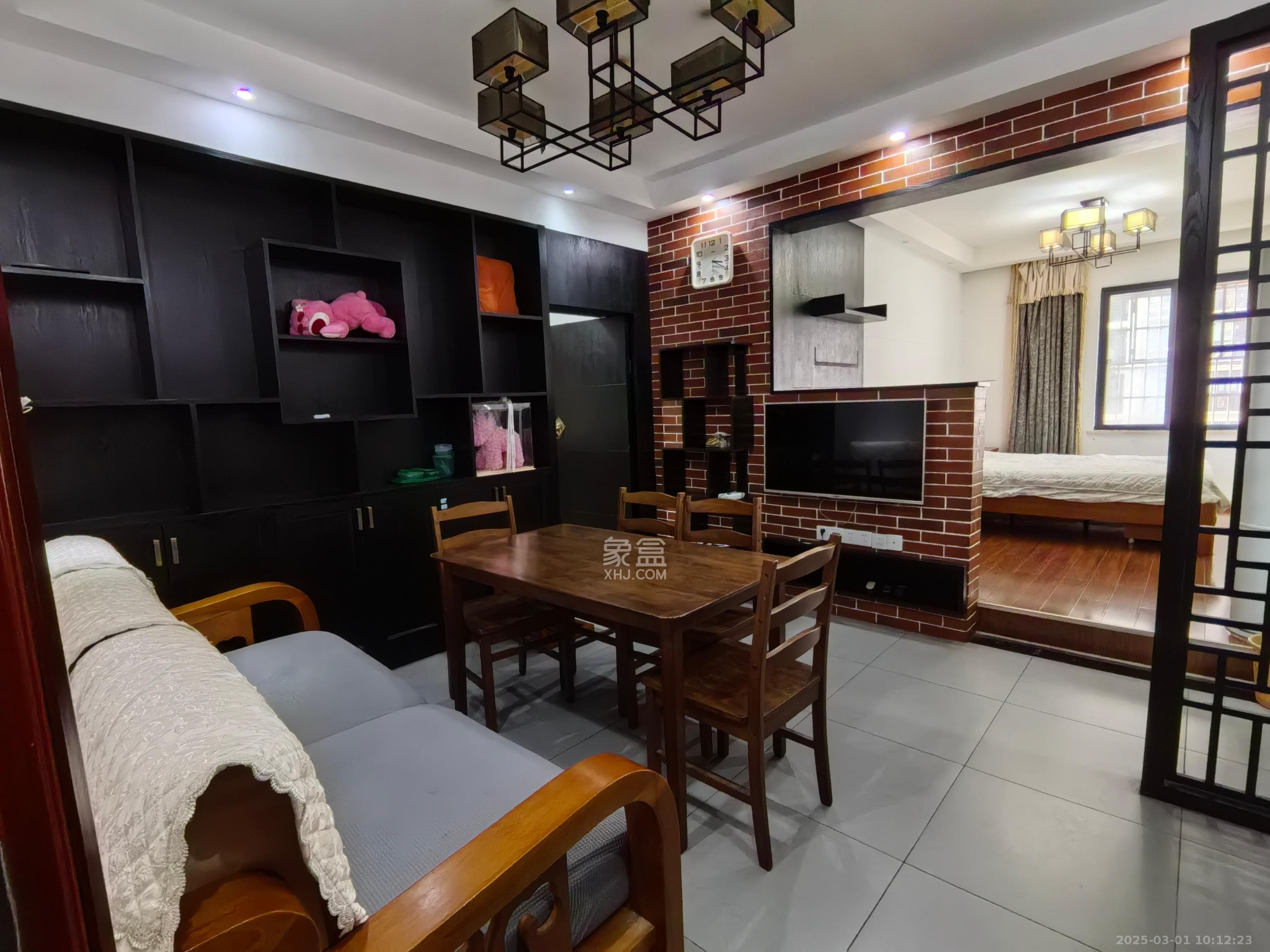 阳光锦城  1室1厅1卫    2300.0元/月 阳光锦城  1室1厅1卫    2300.0元/月室内图