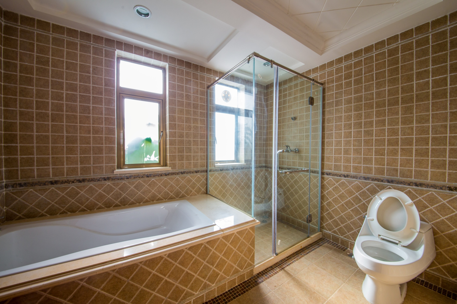 富力盈溪谷 5室2厅2卫 750.0万 富力盈溪谷 5室2厅2卫 750.0万室内图