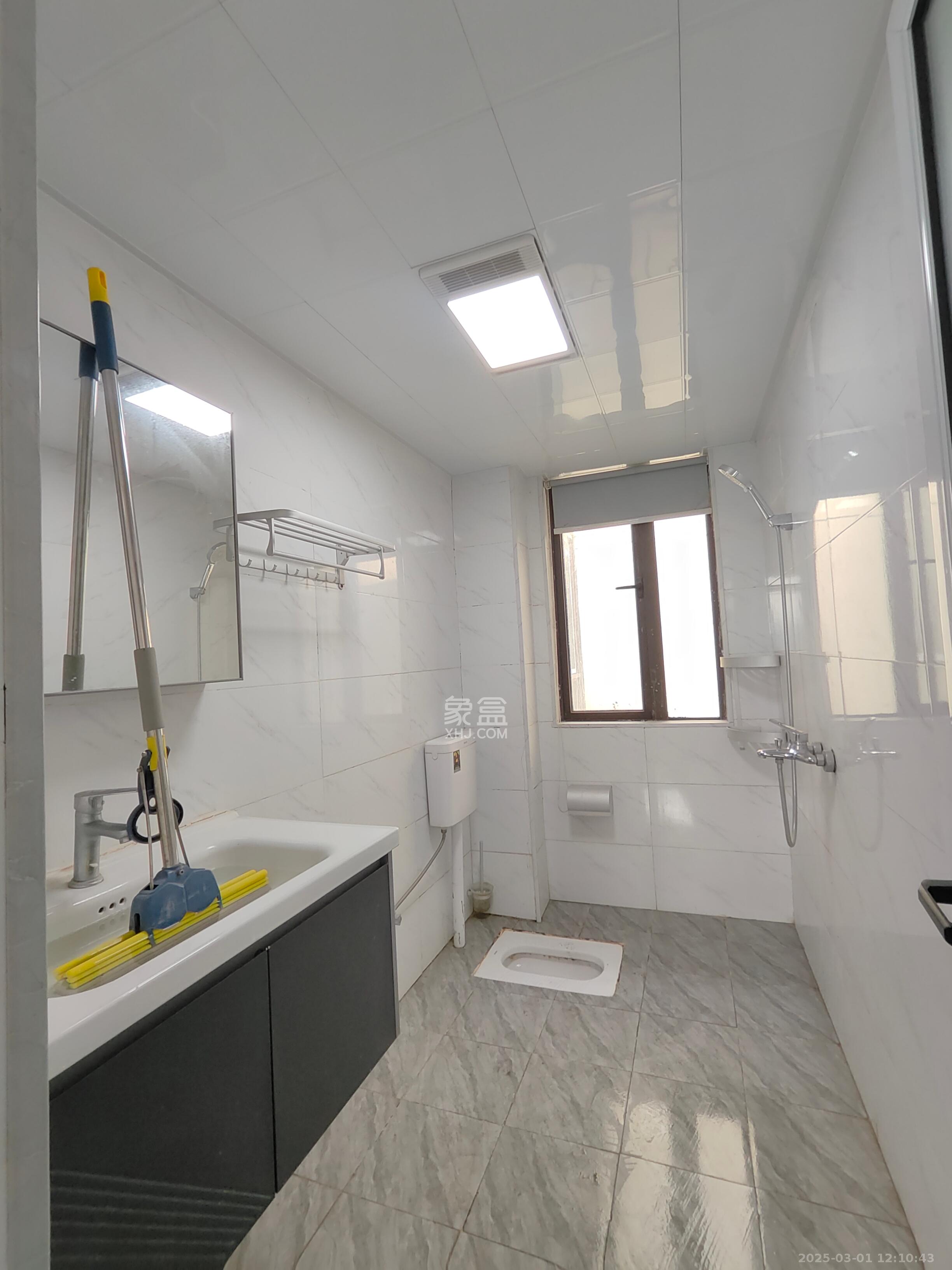 长燃润和天地(长润小区印湘江) 4室2厅2卫 2300.0元/月 长燃润和天地(长润小区印湘江) 4室2厅2卫 2300.0元/月室内图