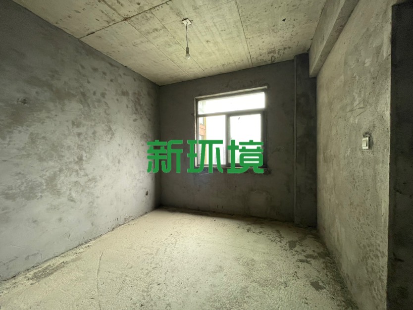 丽景天下一期 5室2厅2卫 71.8万 丽景天下一期 5室2厅2卫 71.8万客厅