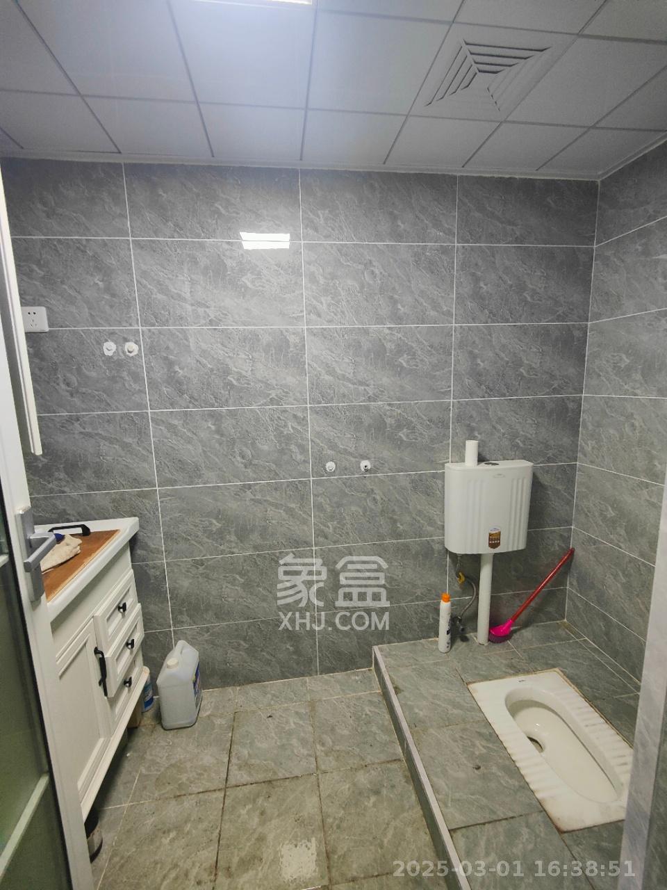 明城广场  1室1厅1卫   2200.00元/月室内图