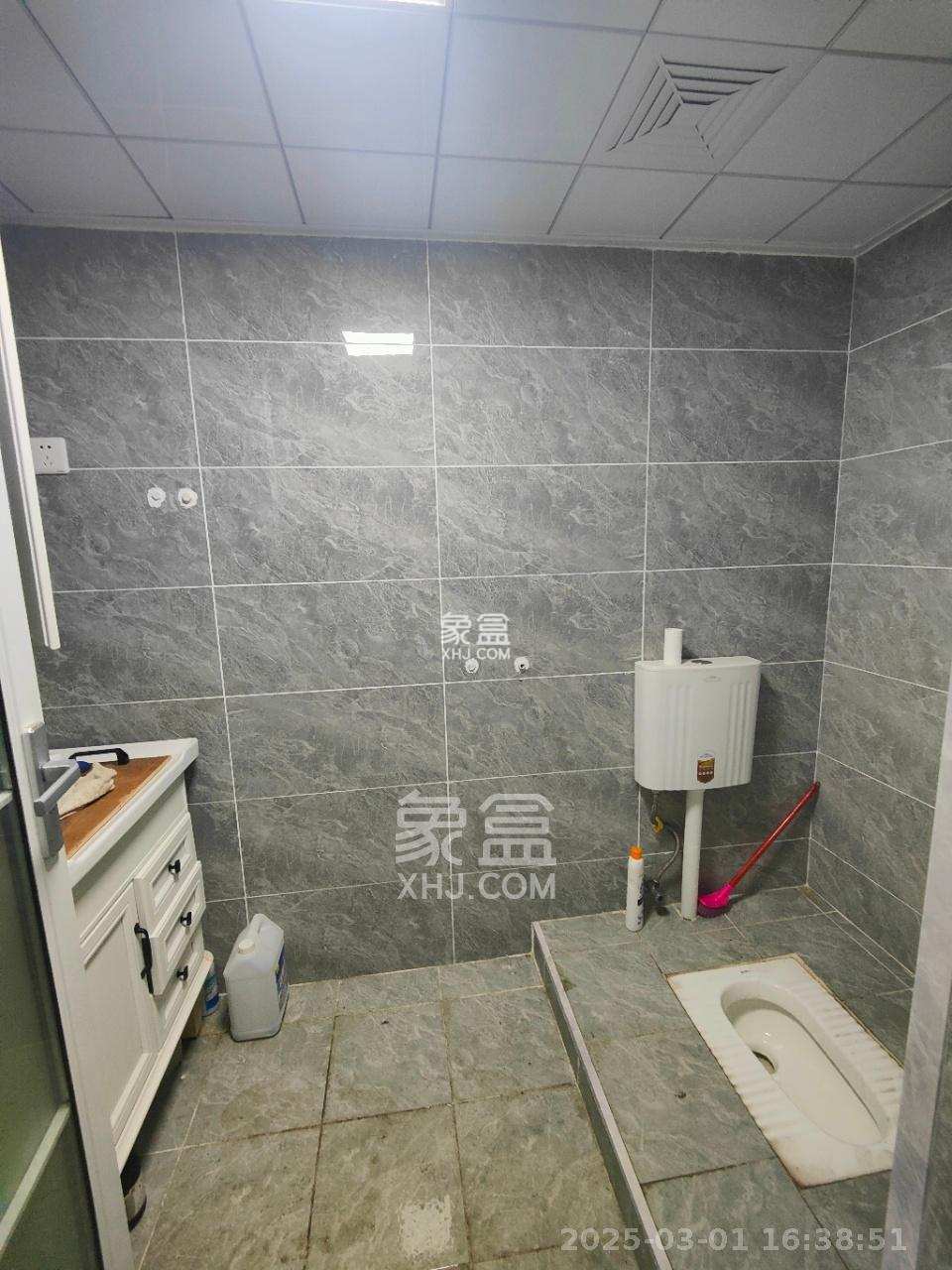 明城广场 1室1厅1卫 2200.0元/月 明城广场 1室1厅1卫 2200.0元/月室内图