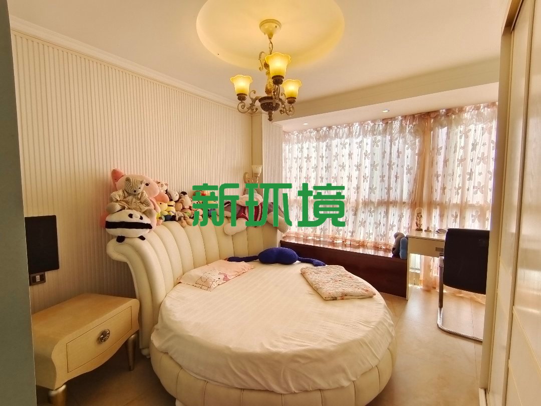 鑫成君泰  4室3厅3卫   165.00万客厅