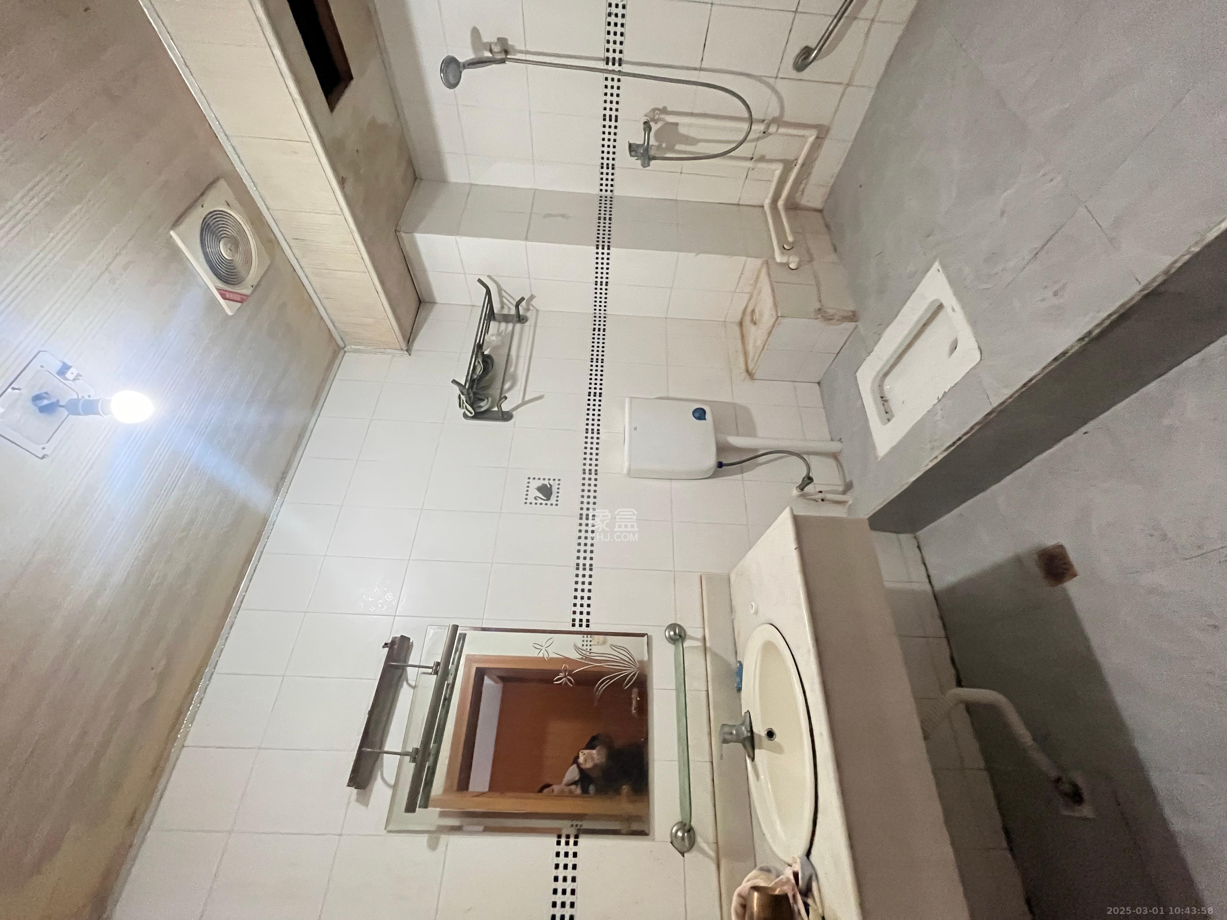 富绿山庄 3室2厅2卫 2000.0元/月 富绿山庄 3室2厅2卫 2000.0元/月室内图