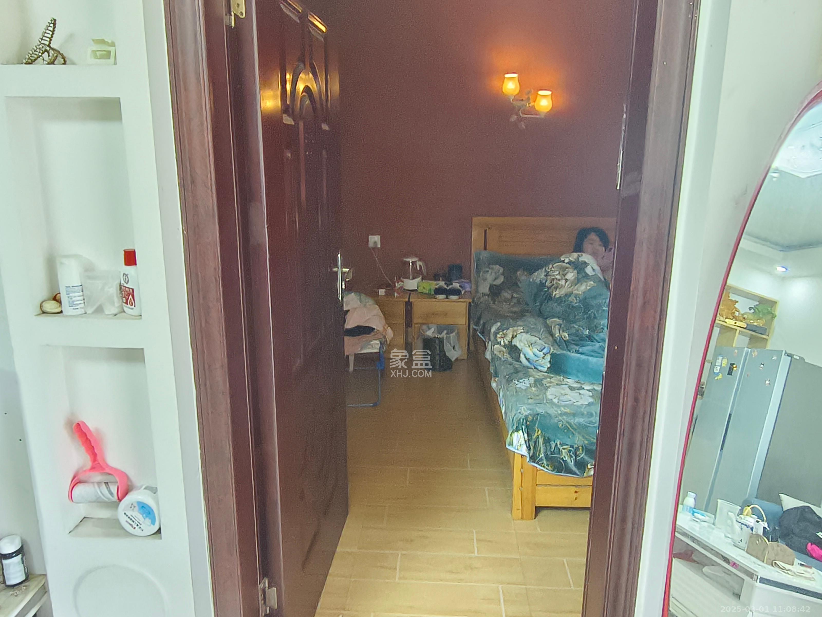 家兴苑  1室2厅1卫   2200.00元/月室内图