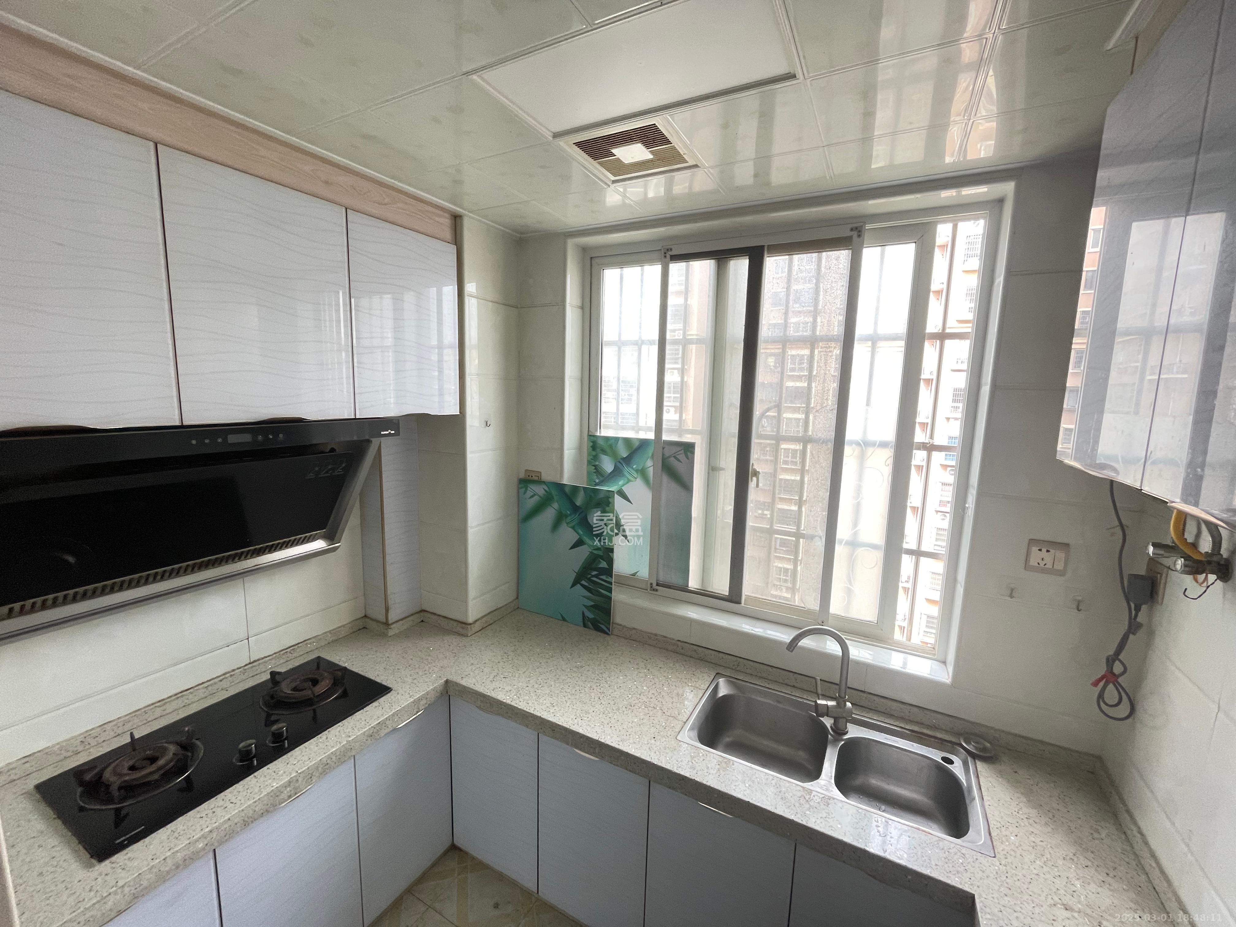 和润园一、二期  3室2厅1卫    2000.0元/月 和润园一、二期  3室2厅1卫    2000.0元/月室内图