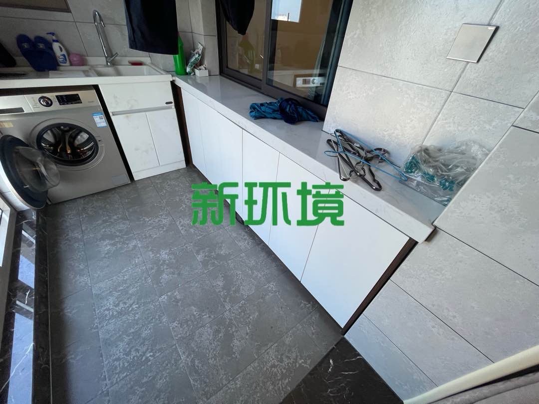 江与城  3室2厅2卫   85.00万客厅
