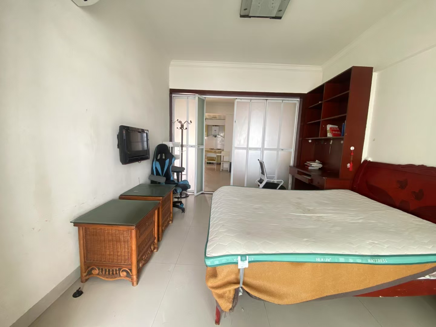 海顿大厦 1室2厅1卫 75.0万 海顿大厦 1室2厅1卫 75.0万客厅