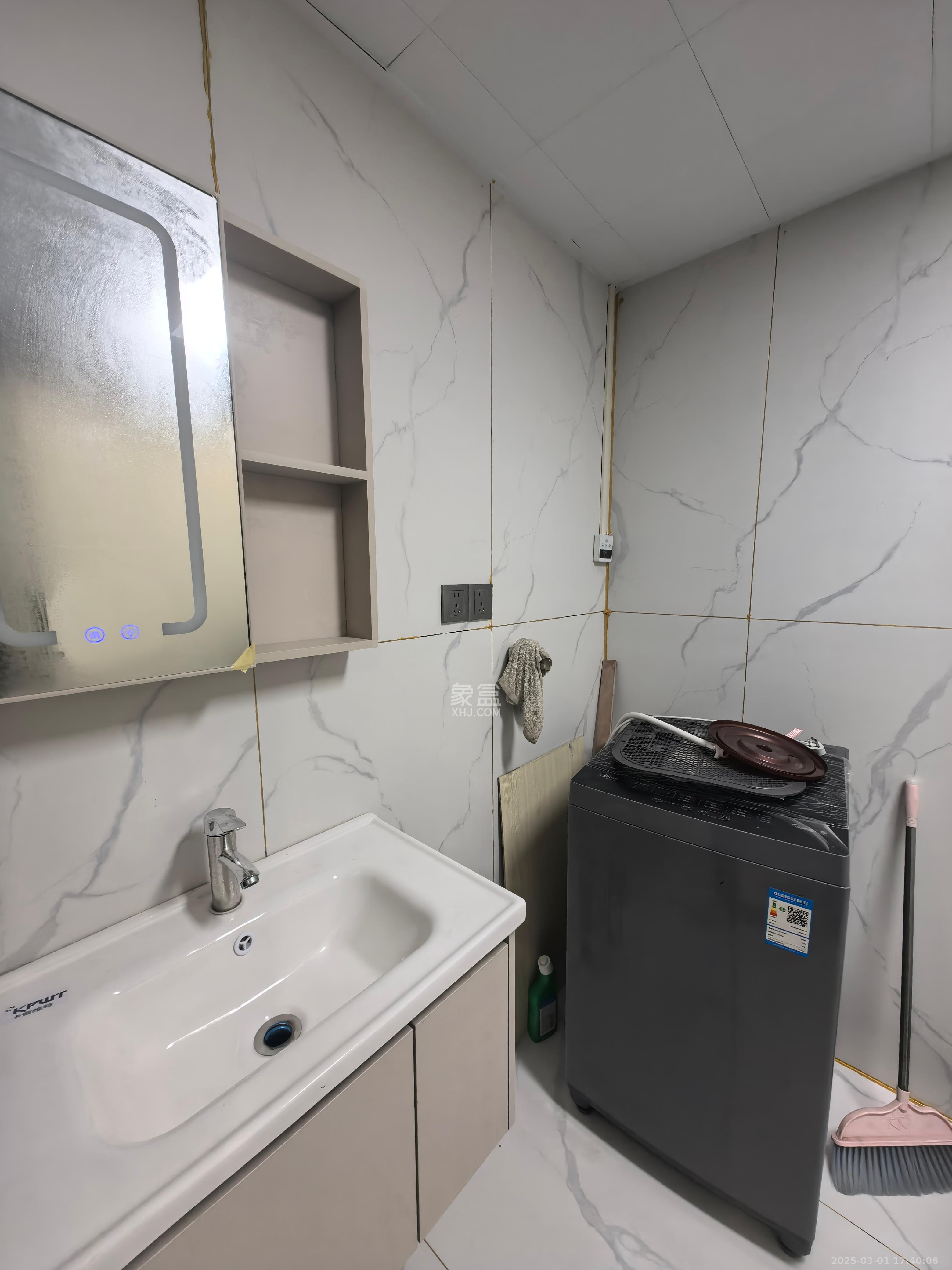 新世界广场 1室1厅1卫 1500.0元/月 新世界广场 1室1厅1卫 1500.0元/月室内图