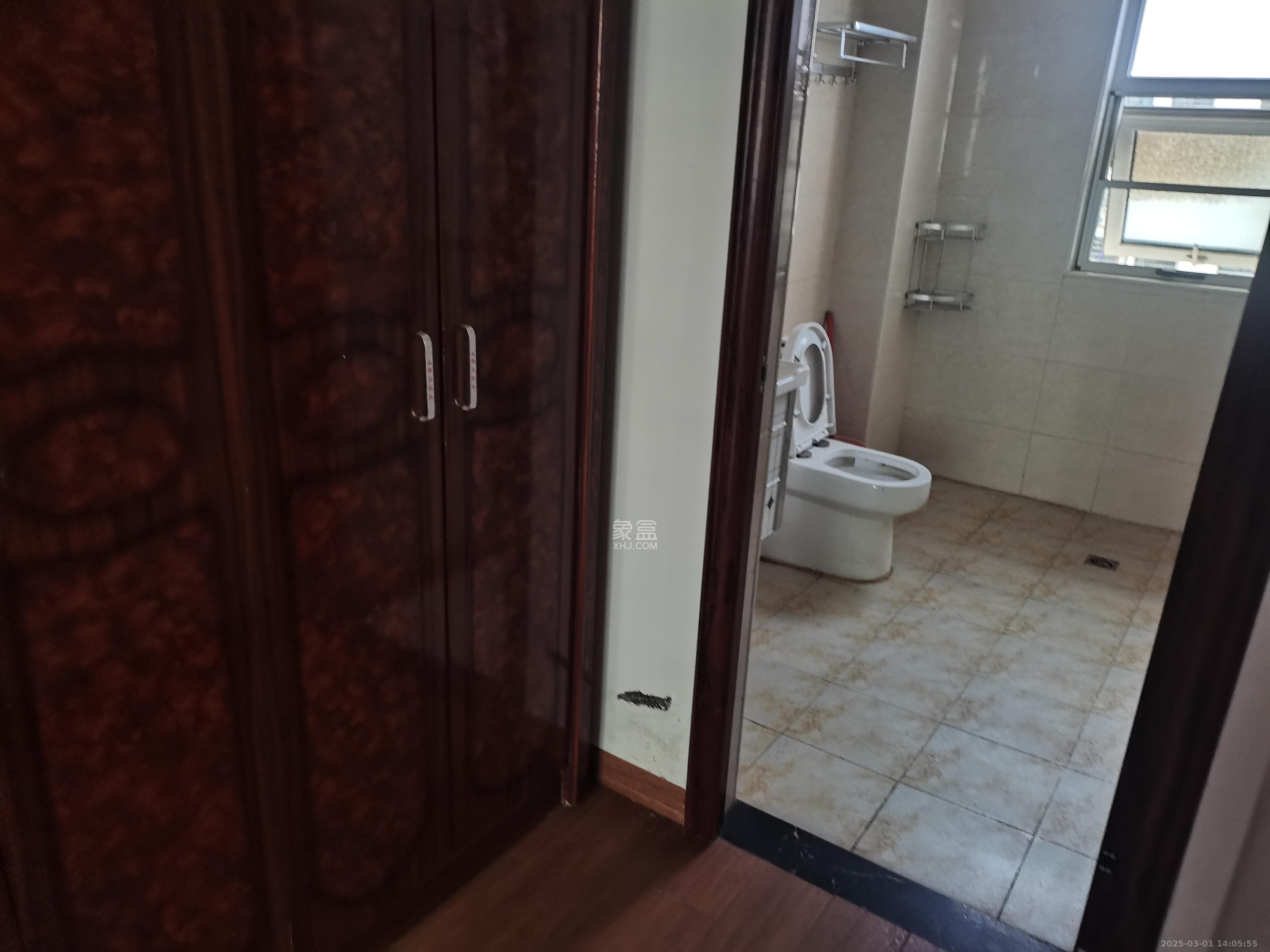 和康园小区  3室1厅2卫   1800.00元/月室内图