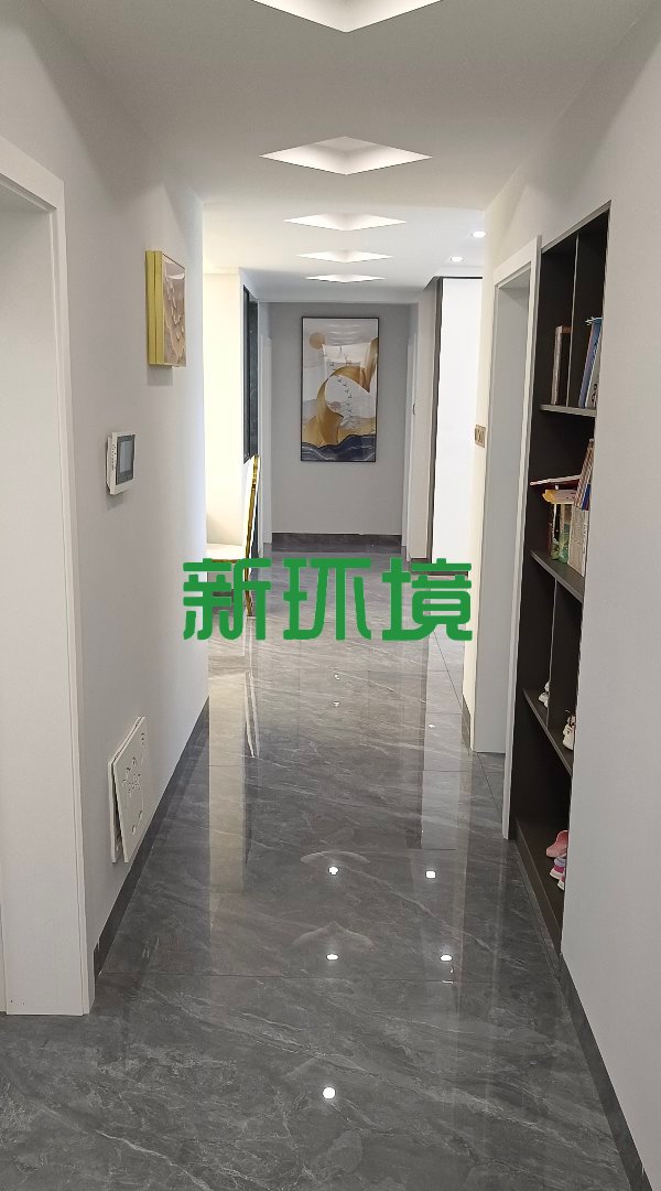 鑫成君泰  4室2厅2卫   98.80万客厅