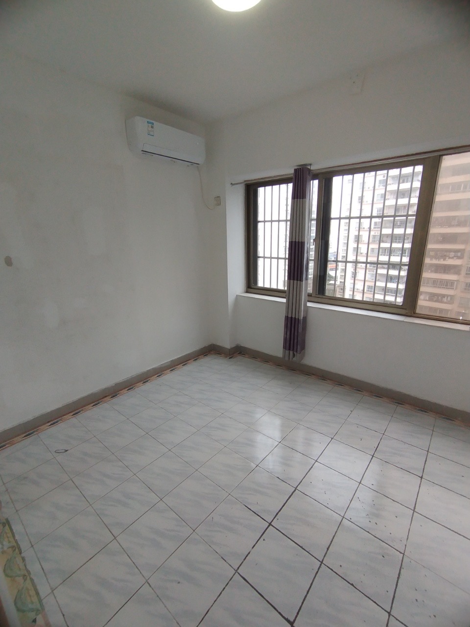 富豪大厦(富豪花园) 3室1厅1卫 99.0万 富豪大厦(富豪花园) 3室1厅1卫 99.0万客厅