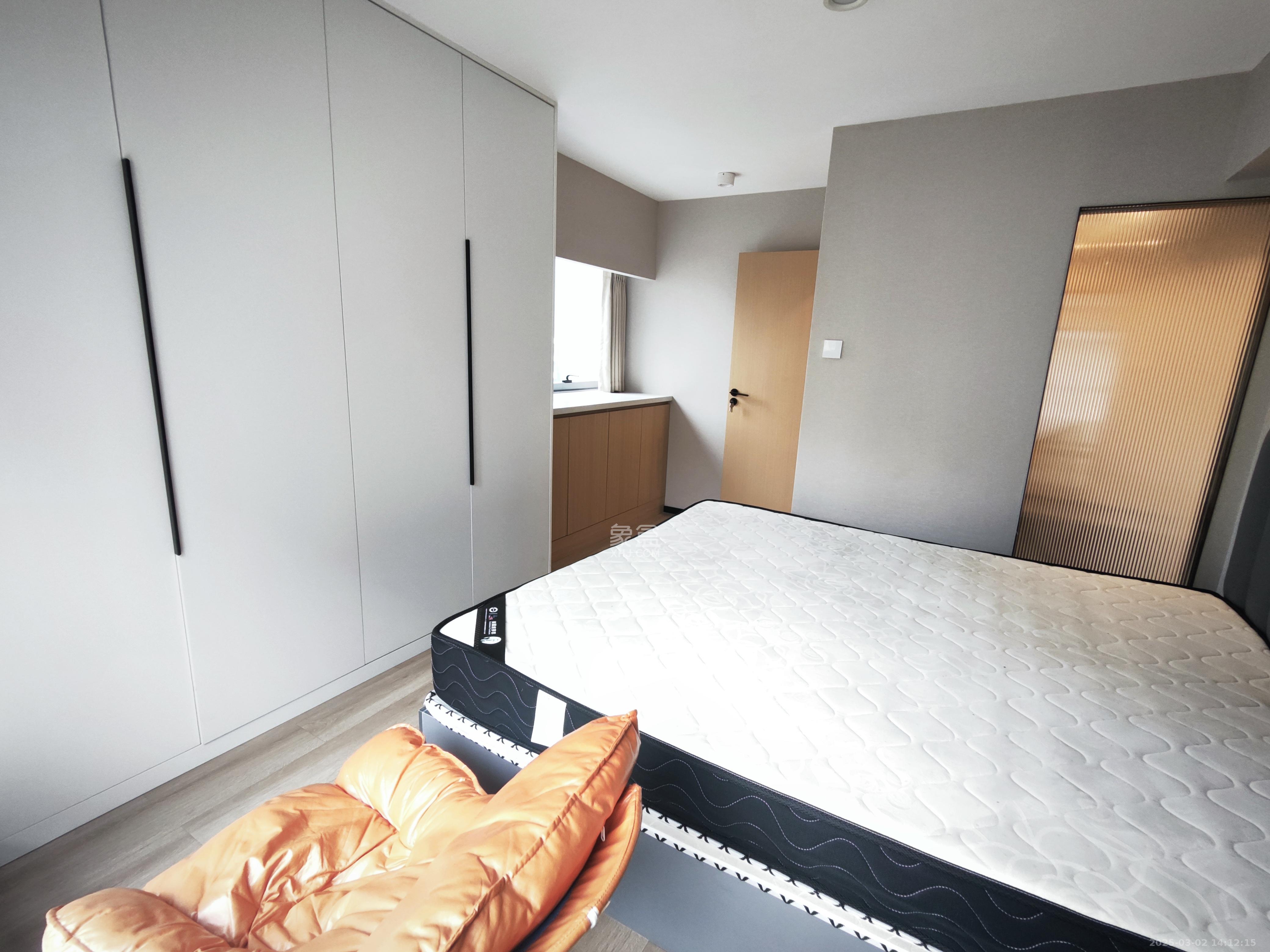 君悦新天地  1室0厅0卫    2700.0元/月室内图