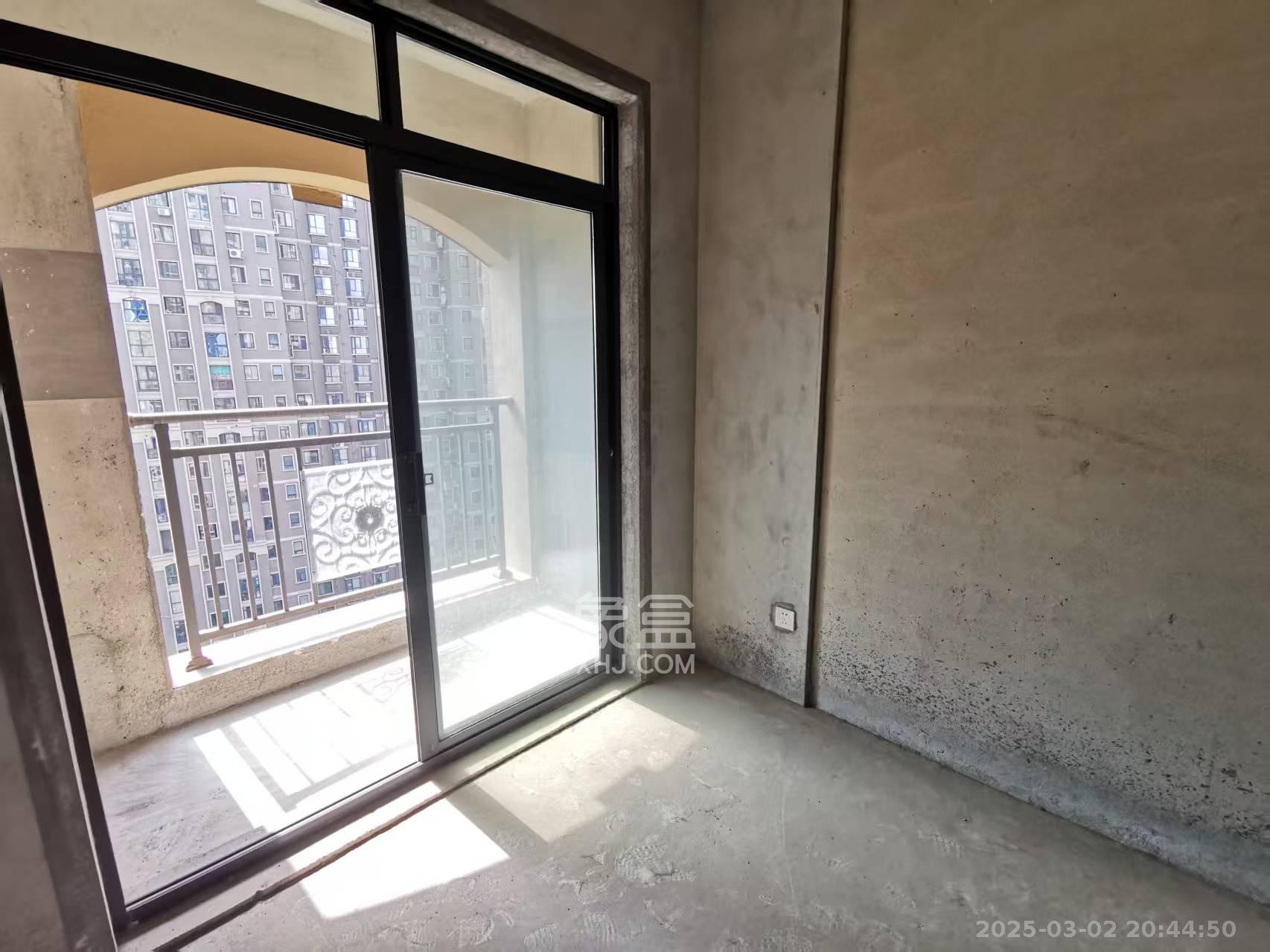 东方名苑臻锦园 0室0厅0卫 75.8万 东方名苑臻锦园 0室0厅0卫 75.8万客厅