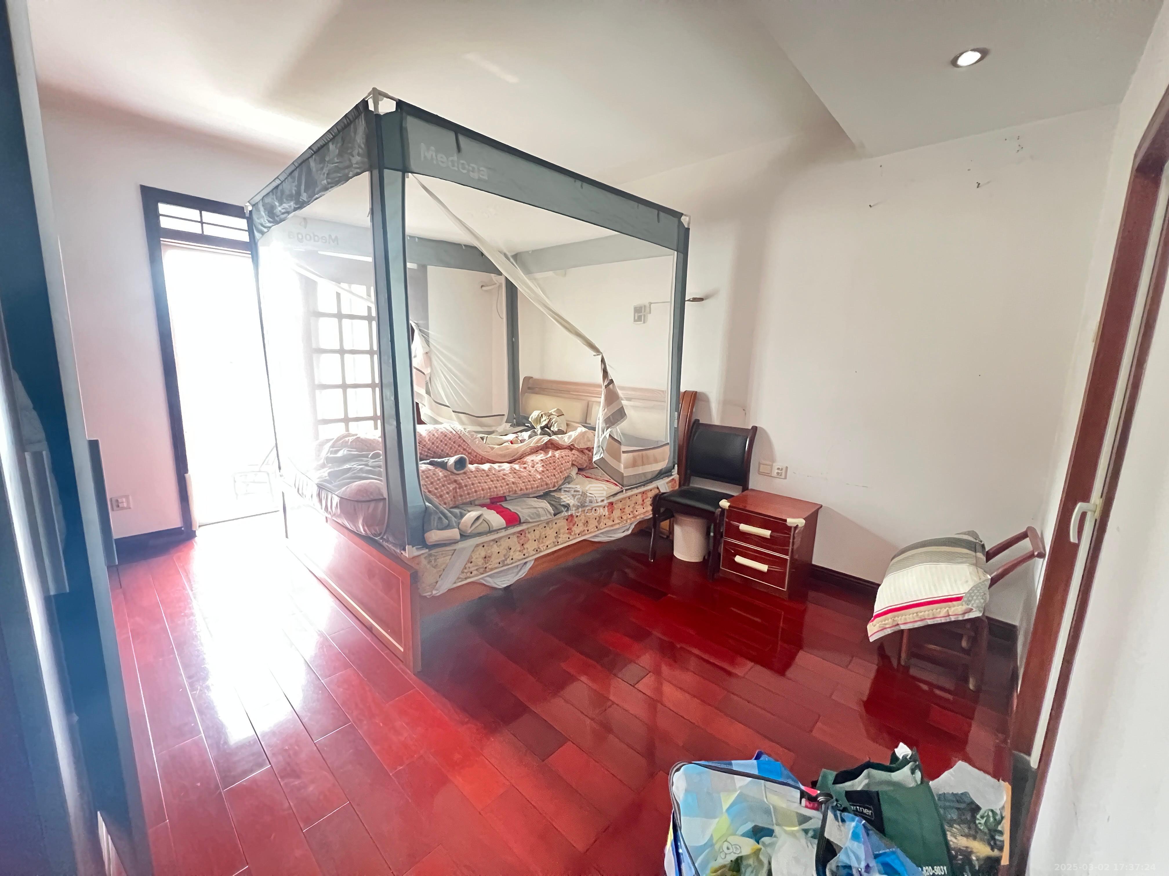 麓谷E家人 3室2厅2卫 2600.0元/月 麓谷E家人 3室2厅2卫 2600.0元/月室内图