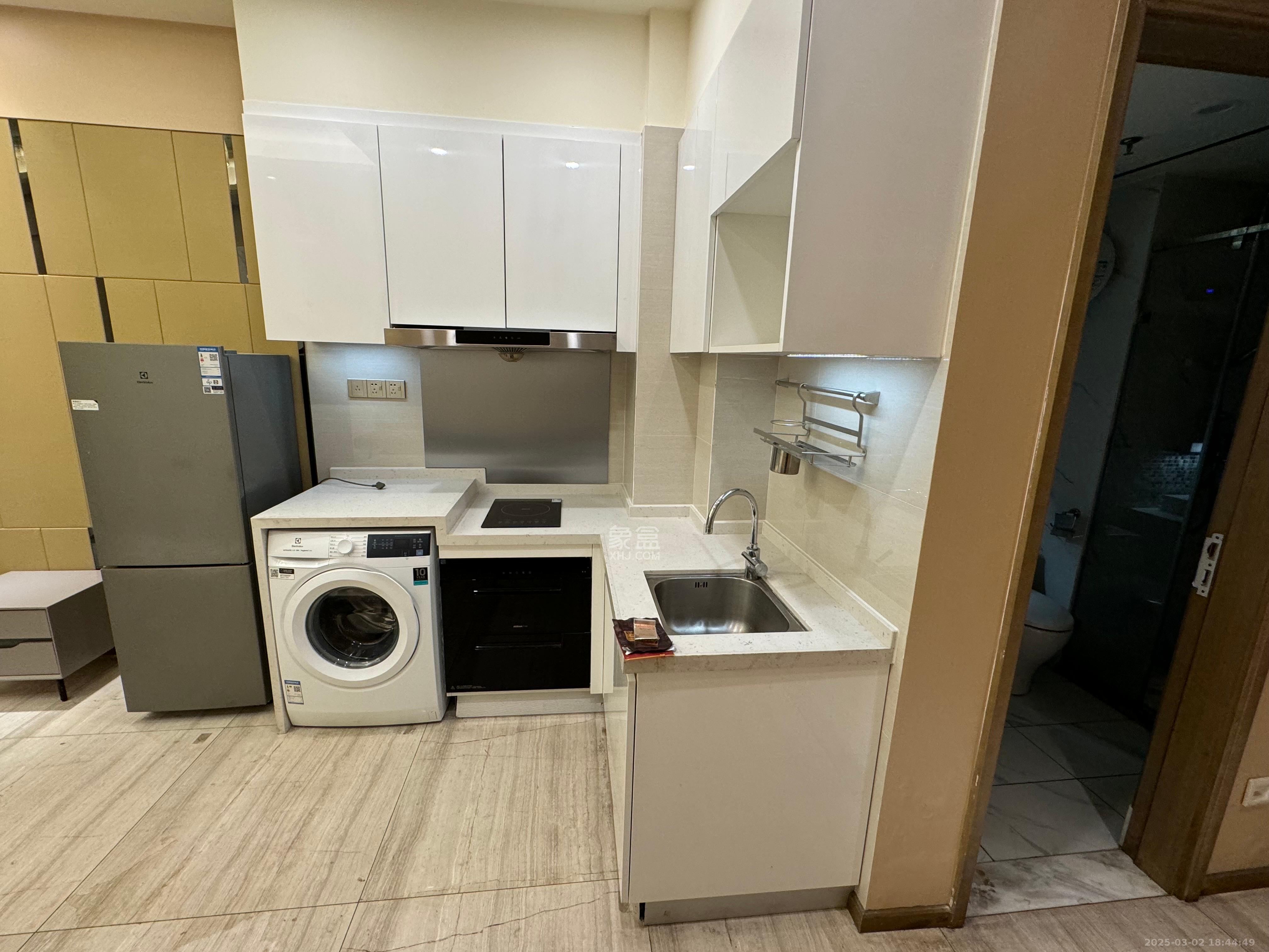 恒大誉府(融誉商业中心) 1室0厅0卫 1800.0元/月 恒大誉府(融誉商业中心) 1室0厅0卫 1800.0元/月室内图