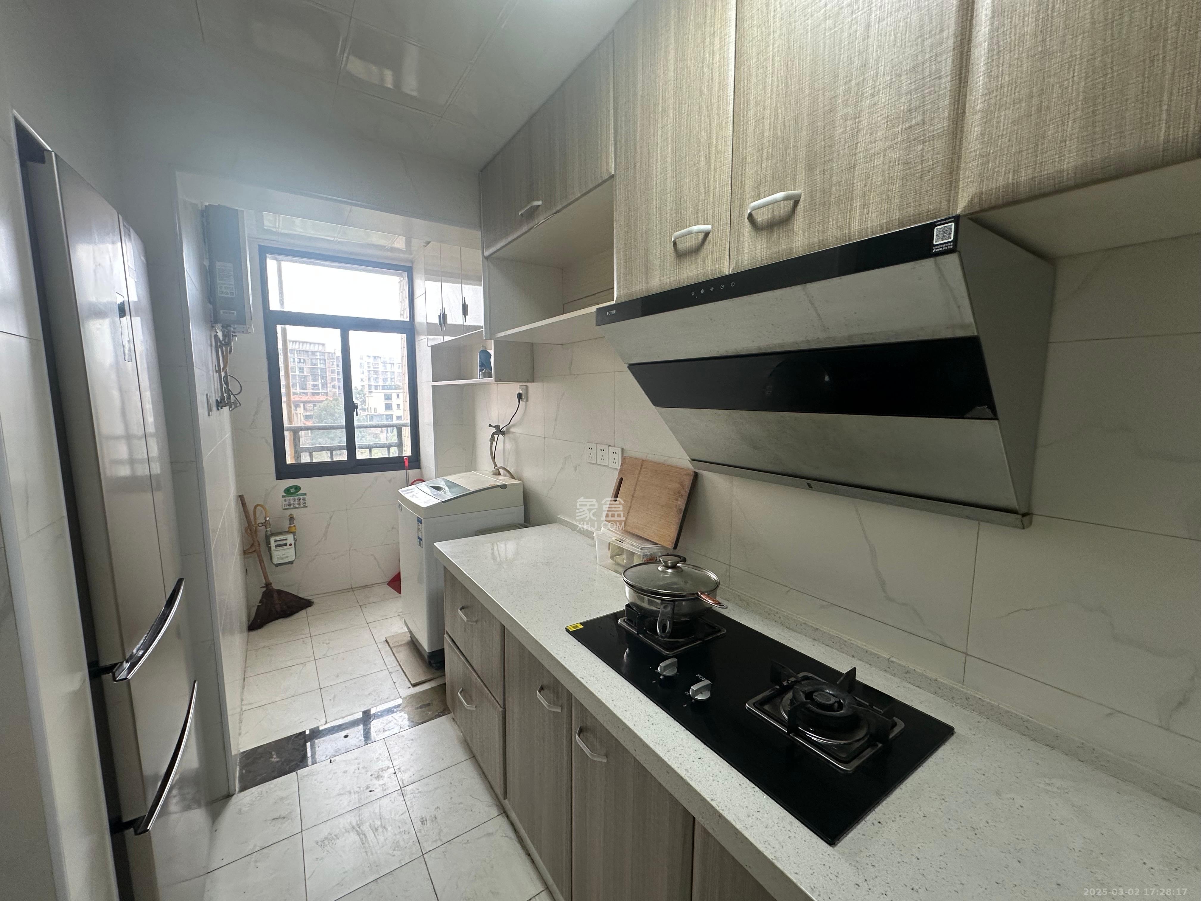 橘郡礼顿山  2室2厅1卫    1700.0元/月 橘郡礼顿山  2室2厅1卫    1700.0元/月室内图