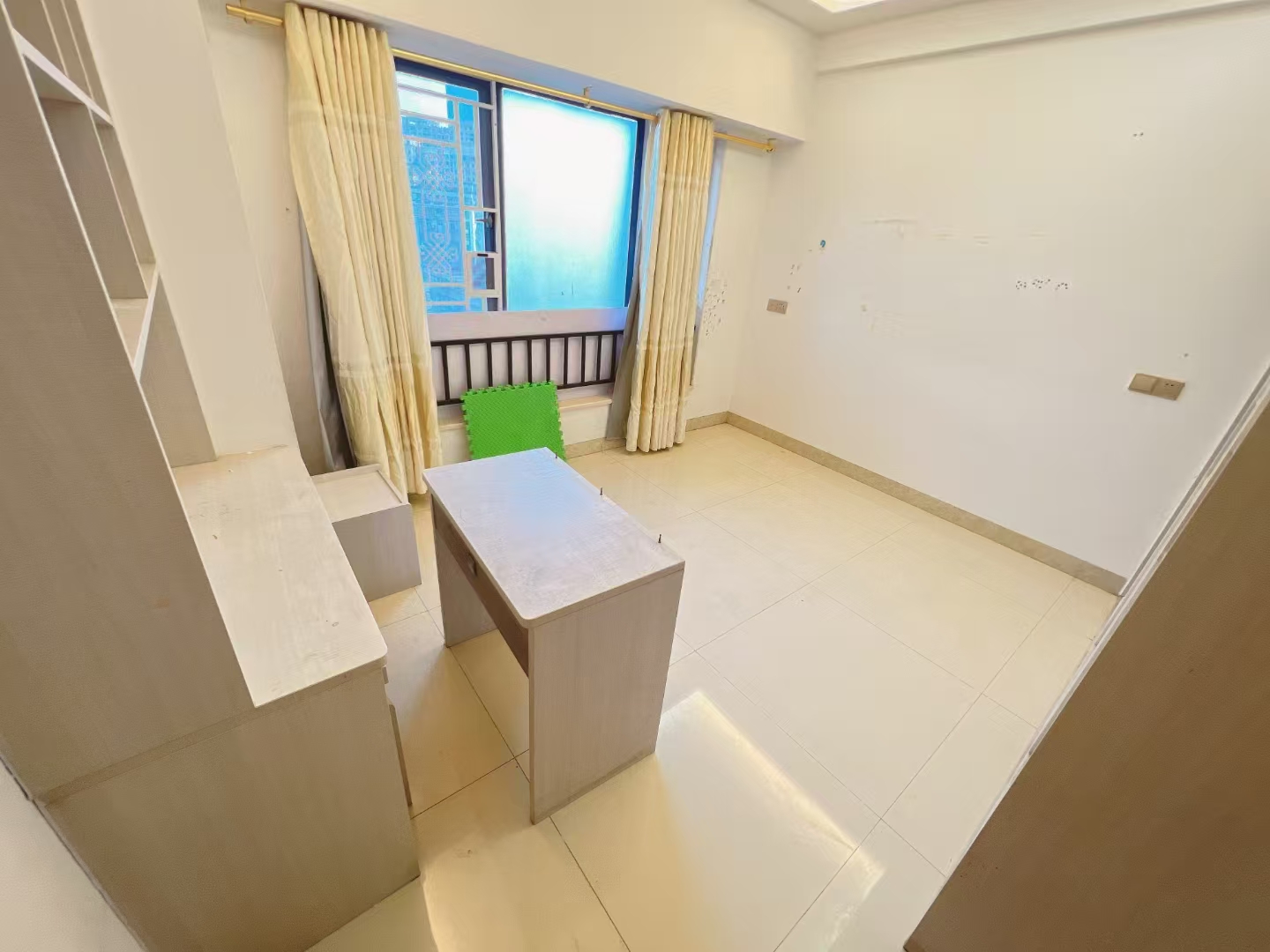 名门广场北区(二期)  3室2厅2卫    195.0万 名门广场北区(二期)  3室2厅2卫    195.0万室内图