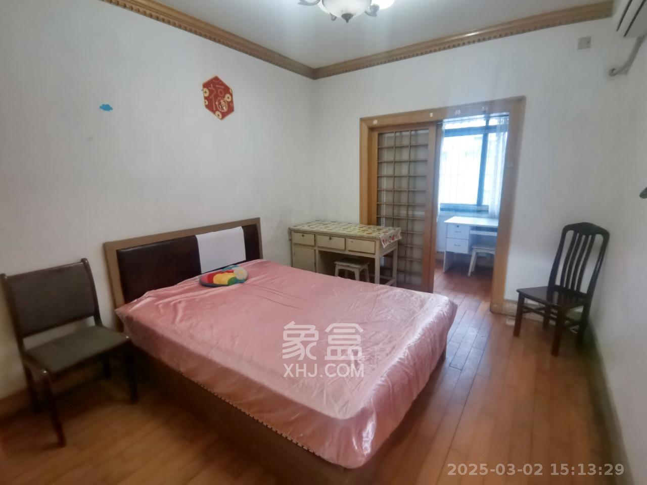 建湘路散盤  2室2廳1衛(wèi)   1800.00元/月室內(nèi)圖