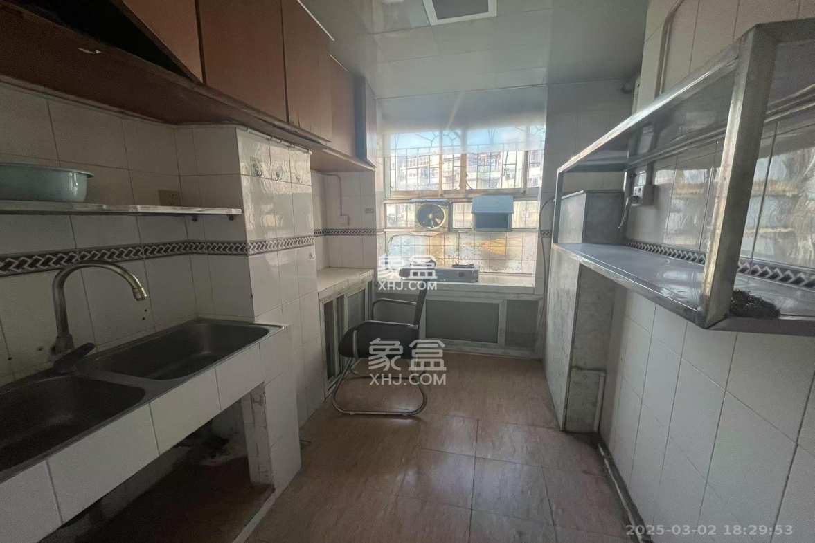 海华花园(京电大厦) 2室2厅1卫 2500.0元/月 海华花园(京电大厦) 2室2厅1卫 2500.0元/月室内图