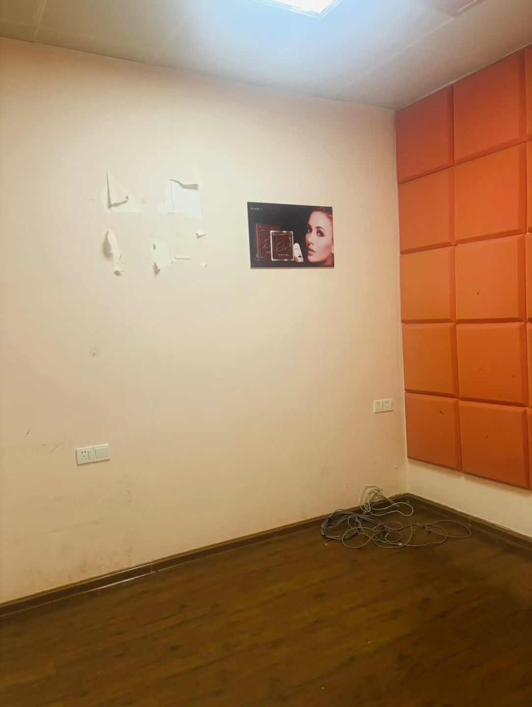 鸿星新天地  5室3厅1卫    4380.0元/月 鸿星新天地  5室3厅1卫    4380.0元/月室内图