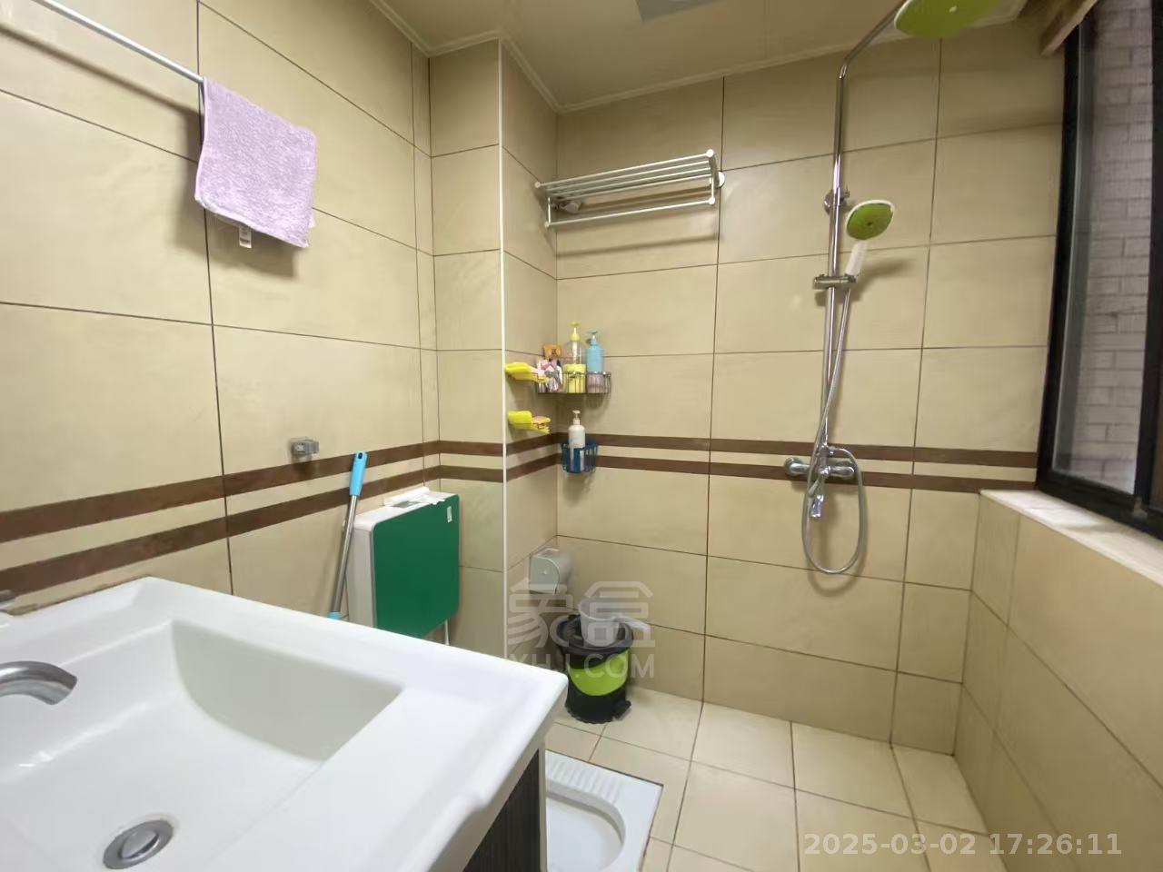 龙腾国际 3室2厅2卫 2300.0元/月 龙腾国际 3室2厅2卫 2300.0元/月室内图