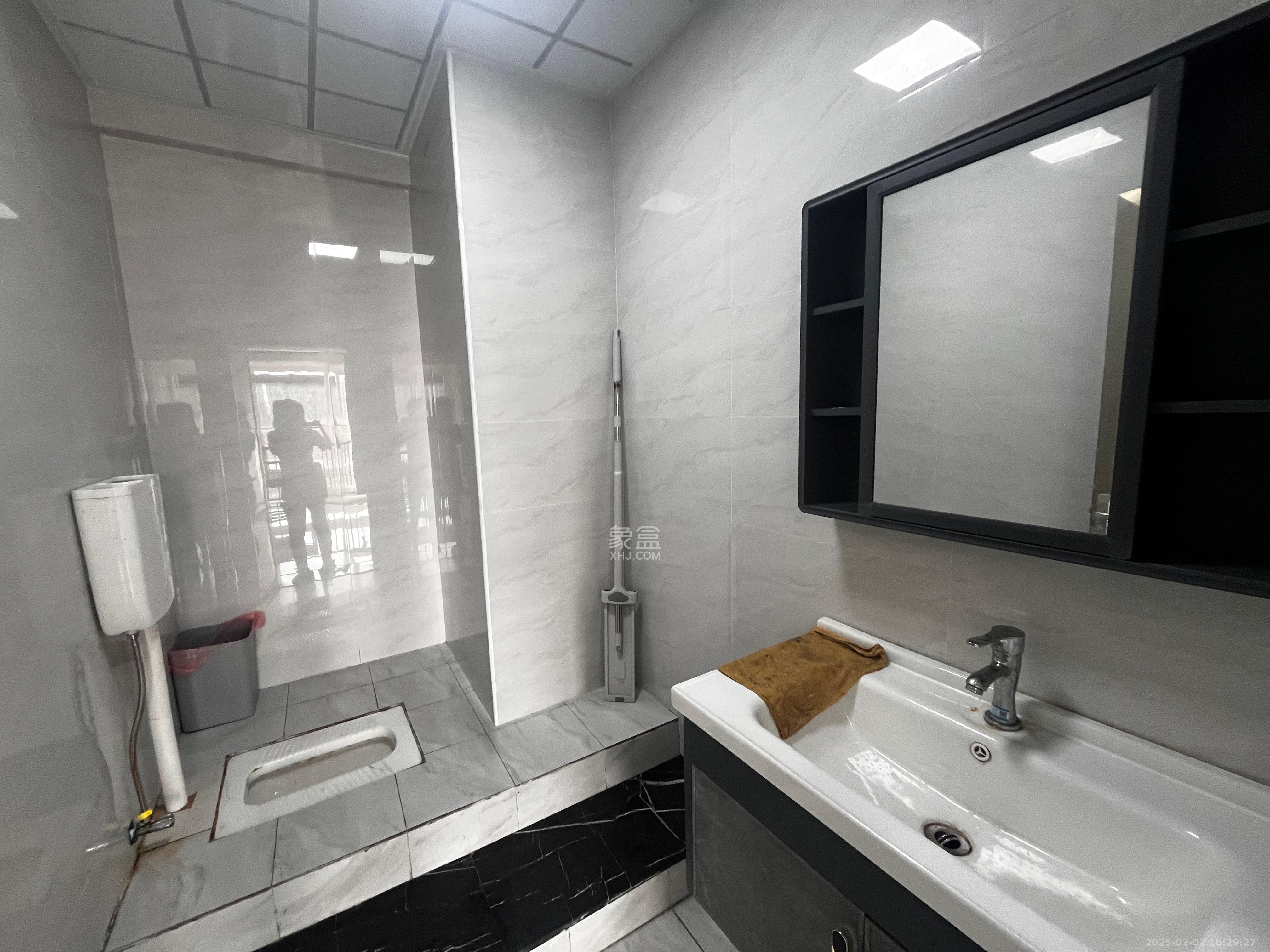 芙蓉万国城MOMA(卓越汇富苑) 1室1厅1卫 1650.0元/月 芙蓉万国城MOMA(卓越汇富苑) 1室1厅1卫 1650.0元/月室内图