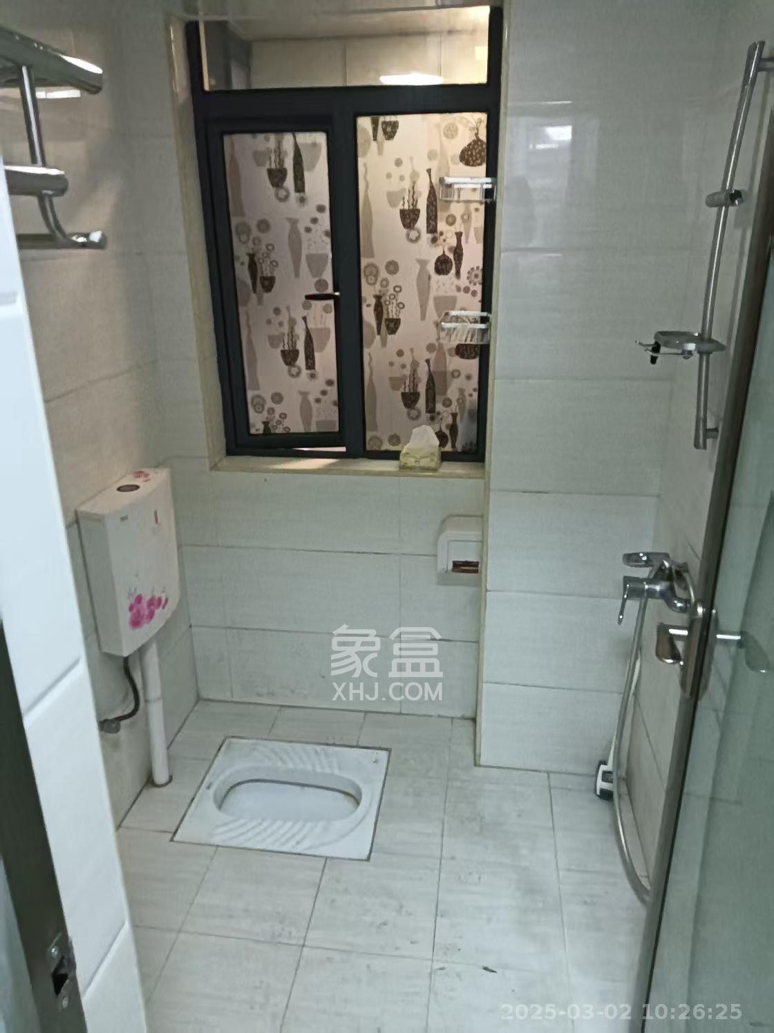 悦湖山 3室2厅2卫 2000.0元/月 悦湖山 3室2厅2卫 2000.0元/月室内图