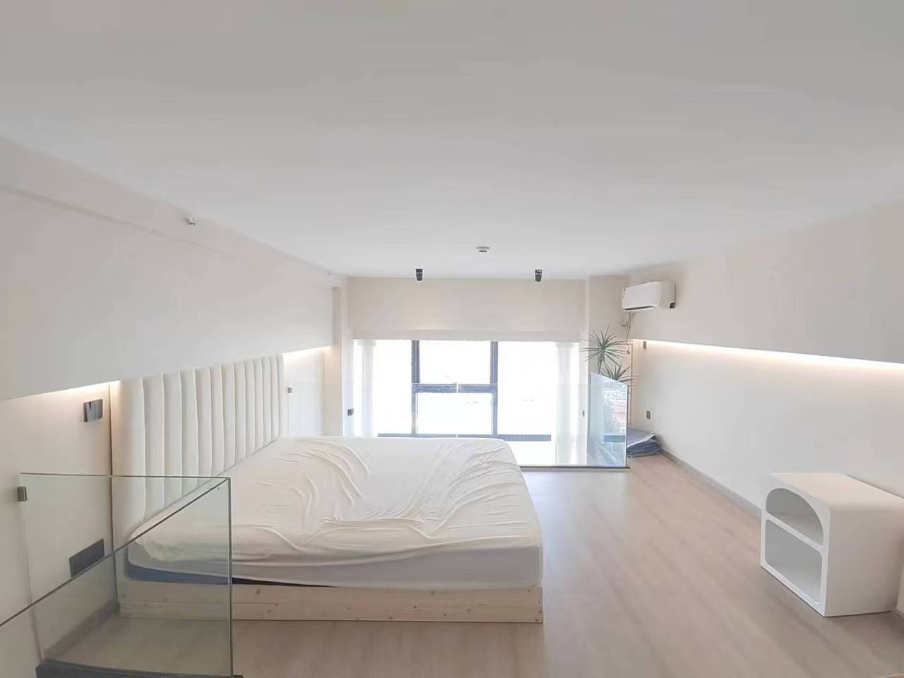 船山公馆  1室1厅1卫   2600.00元/月室内图