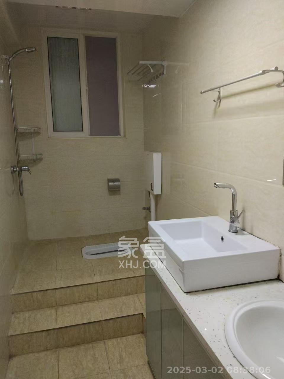 帝景国际  1室2厅2卫   1800.00元/月室内图