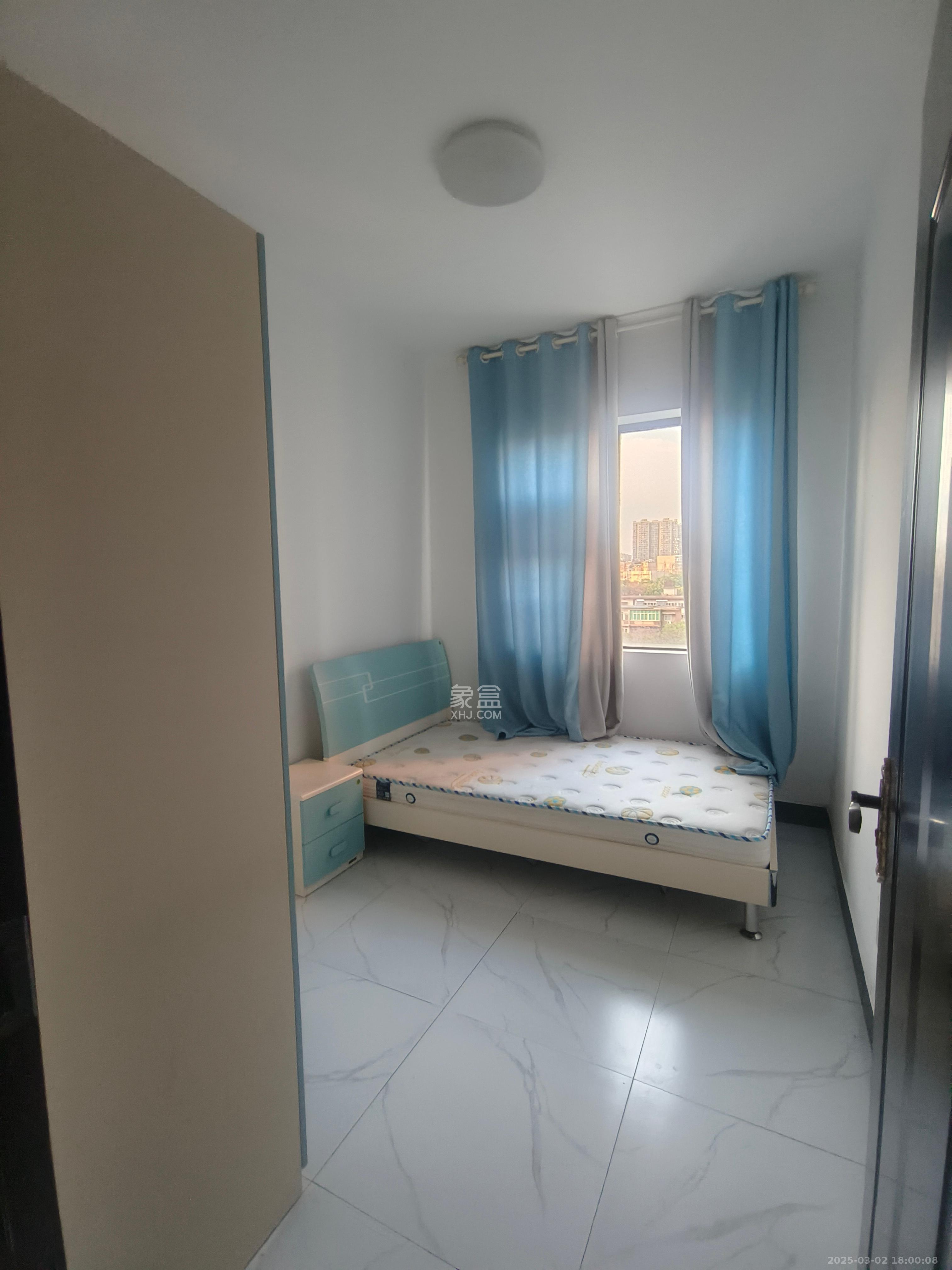 德润小区(丰升德润小区) 3室2厅1卫 2500.0元/月 德润小区(丰升德润小区) 3室2厅1卫 2500.0元/月室内图