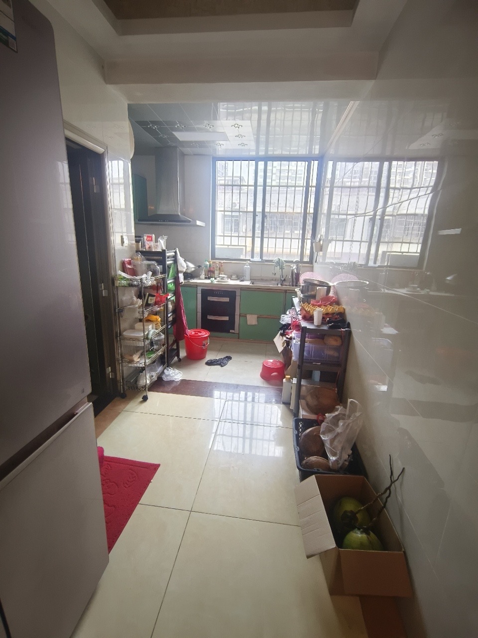 泰河阁小区(下洋路6号)  3室2厅2卫    178.0万客厅