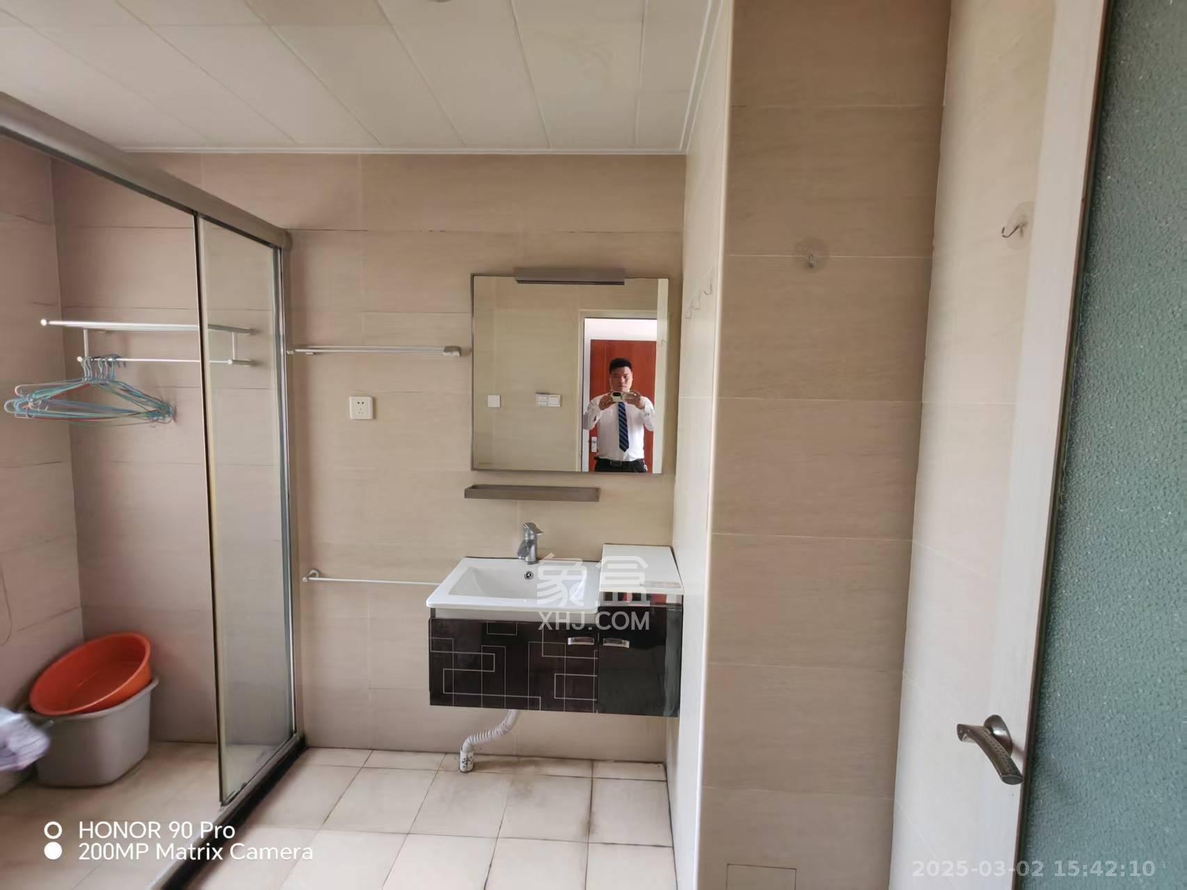 绿城桂花城 4室2厅2卫 3900.0元/月 绿城桂花城 4室2厅2卫 3900.0元/月室内图