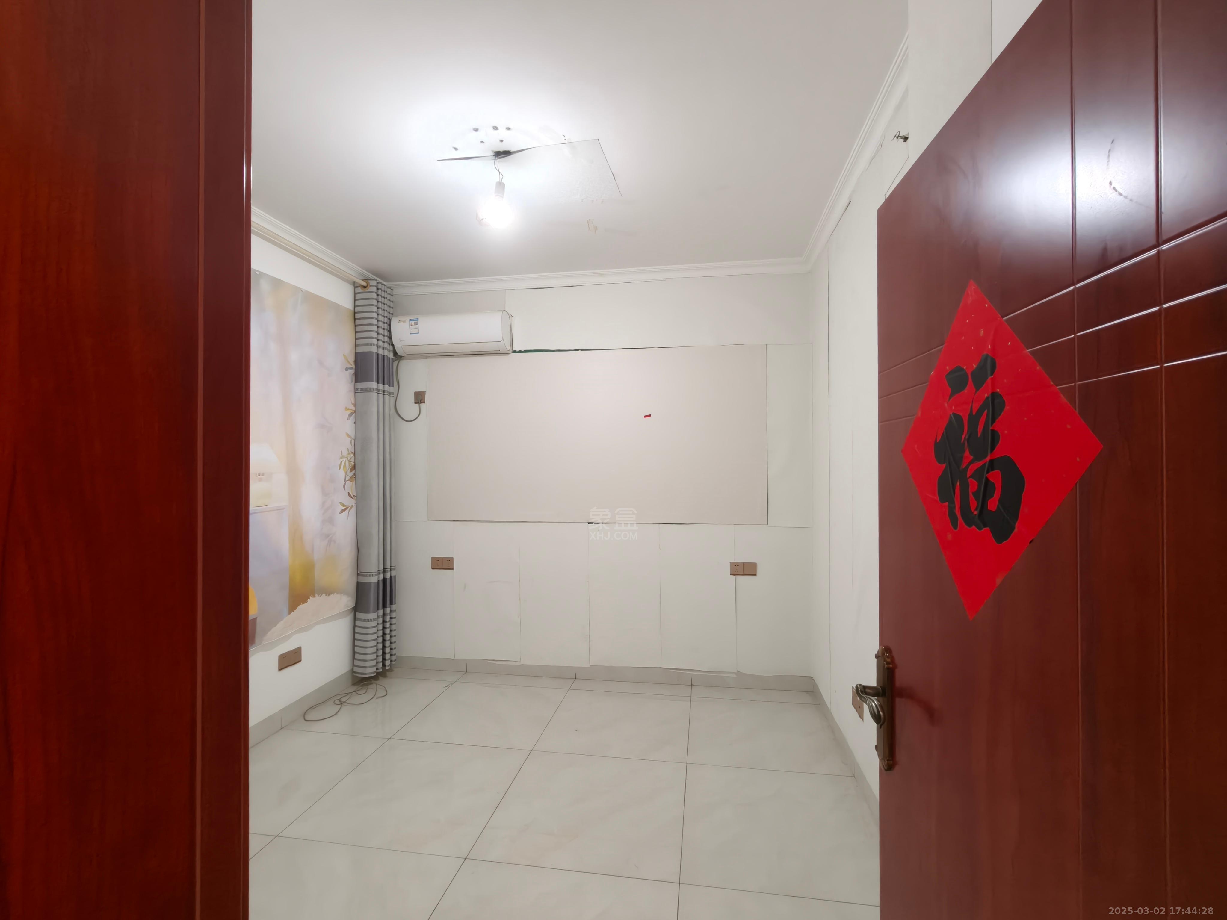 庐山春天 3室1厅1卫 2400.0元/月 庐山春天 3室1厅1卫 2400.0元/月室内图