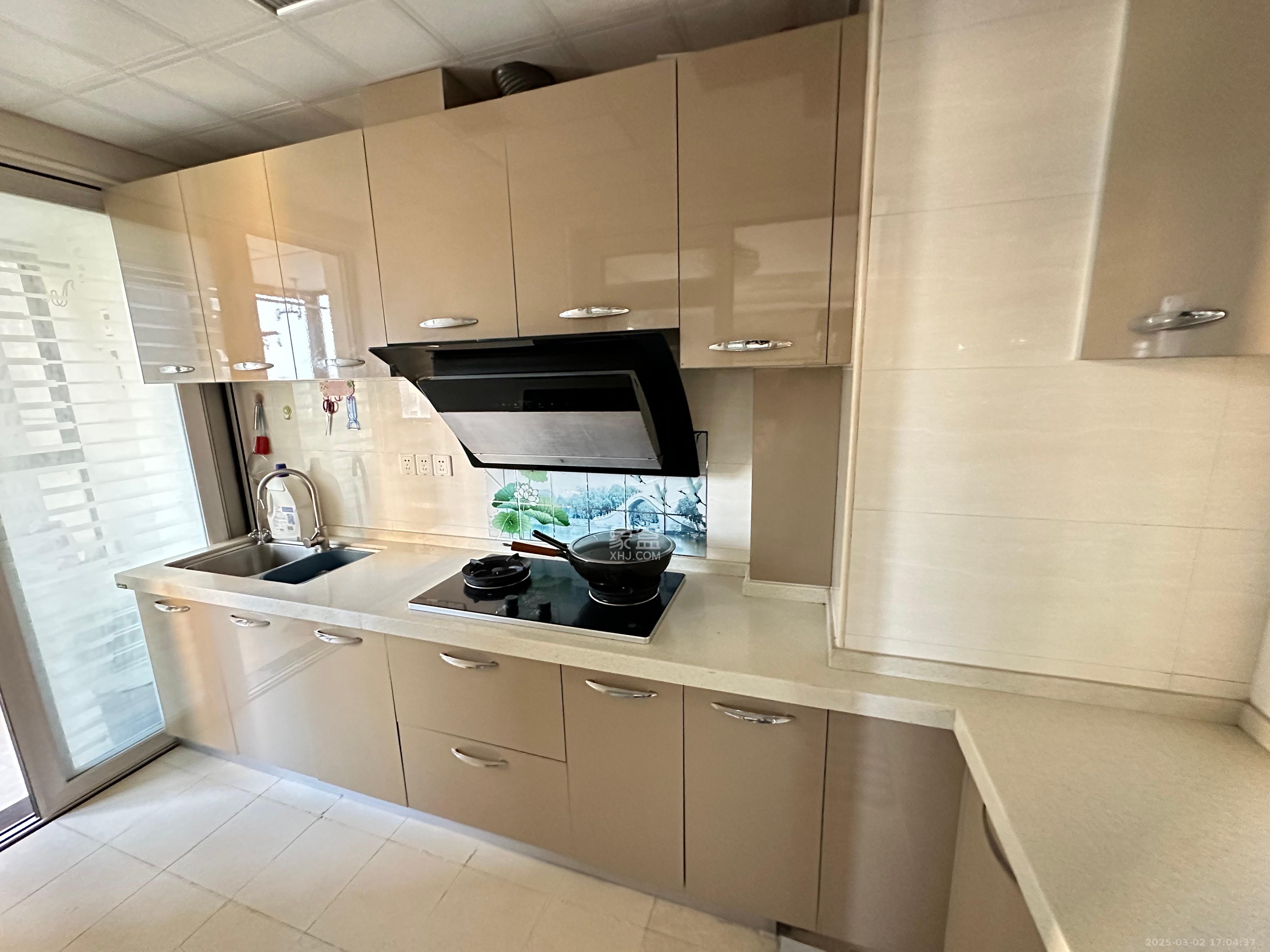 华润橡树湾 3室2厅1卫 2400.0元/月 华润橡树湾 3室2厅1卫 2400.0元/月室内图