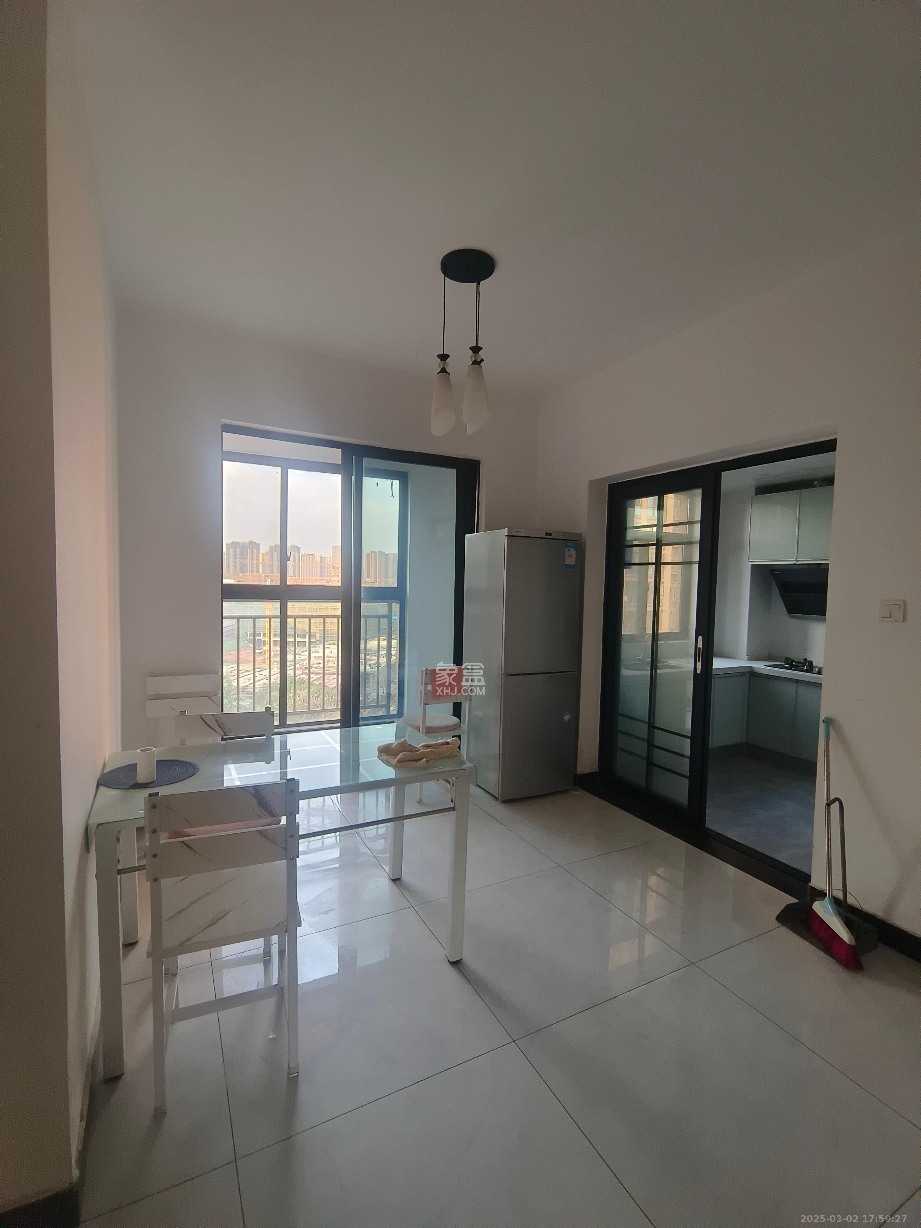 德润小区(丰升德润小区) 3室2厅1卫 2500.0元/月 德润小区(丰升德润小区) 3室2厅1卫 2500.0元/月室内图