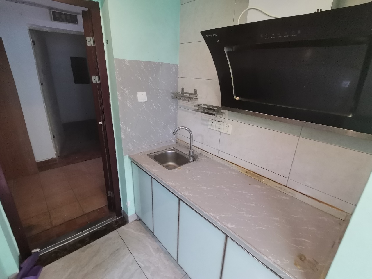 北岸青年公寓 1室1厅1卫 42.0万 北岸青年公寓 1室1厅1卫 42.0万客厅