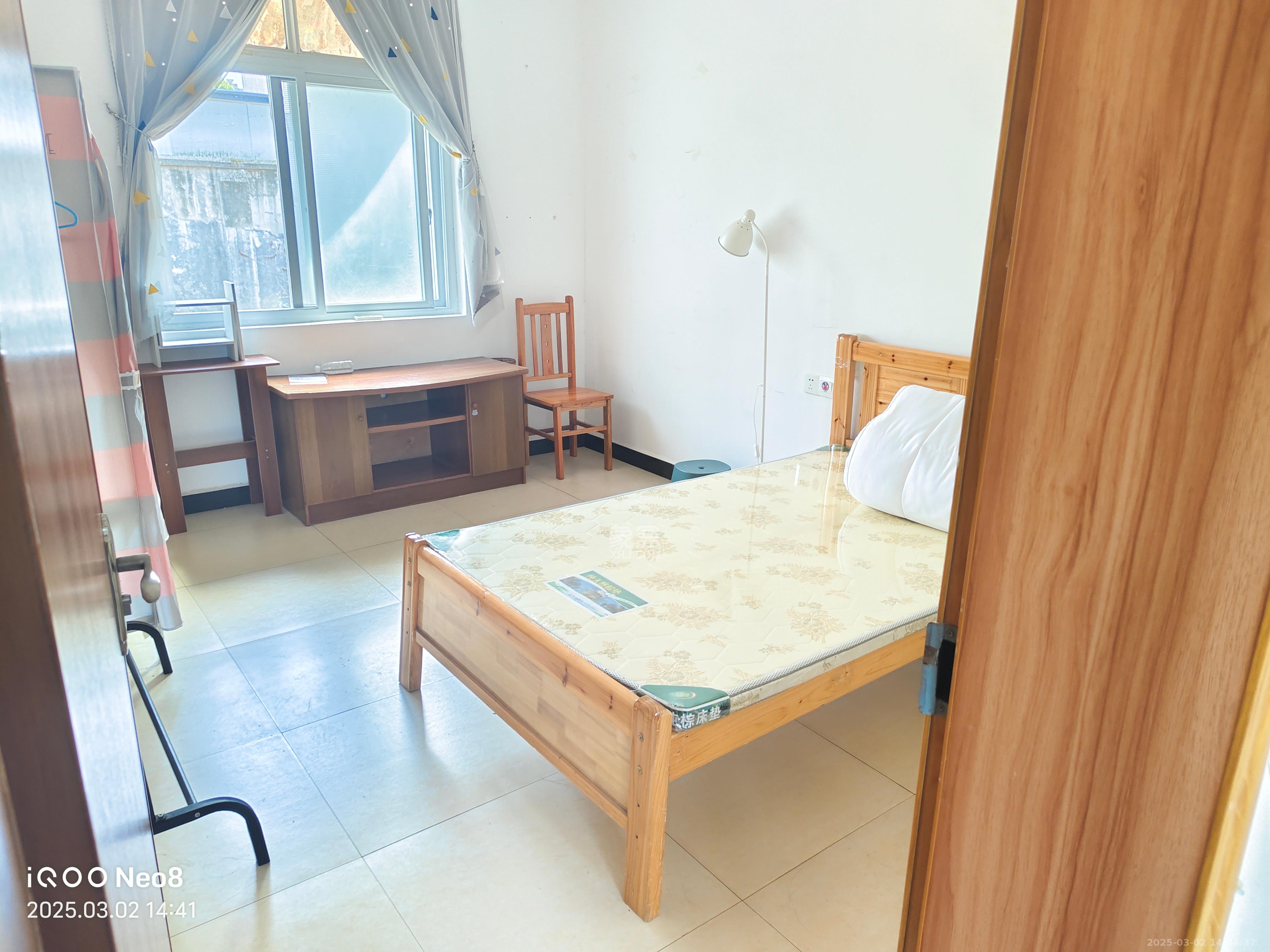 三湘小区  2室1厅1卫   1500.00元/月室内图