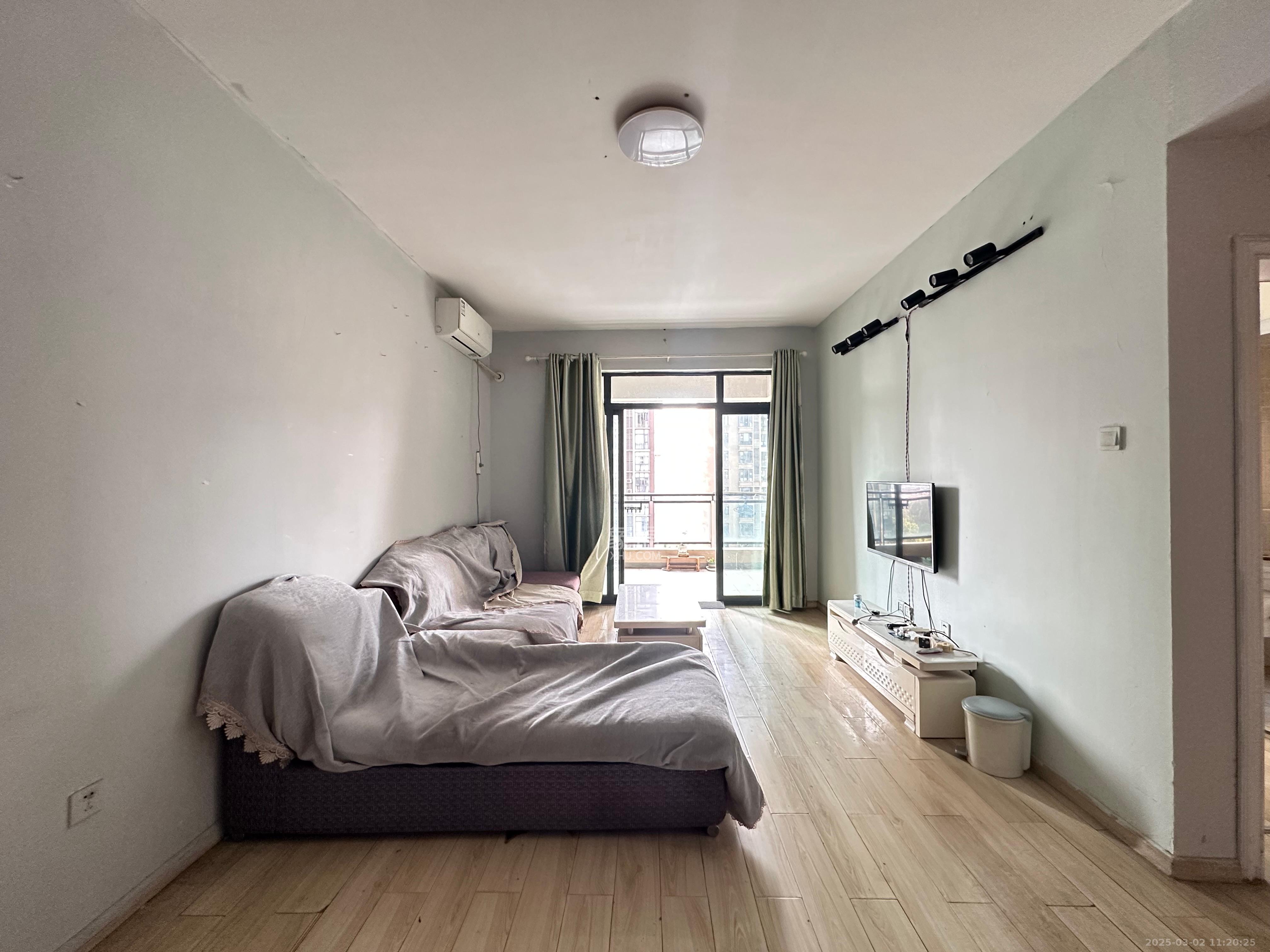 藏珑湖上国际花园 3室2厅2卫 2800.0元/月 藏珑湖上国际花园 3室2厅2卫 2800.0元/月室内图