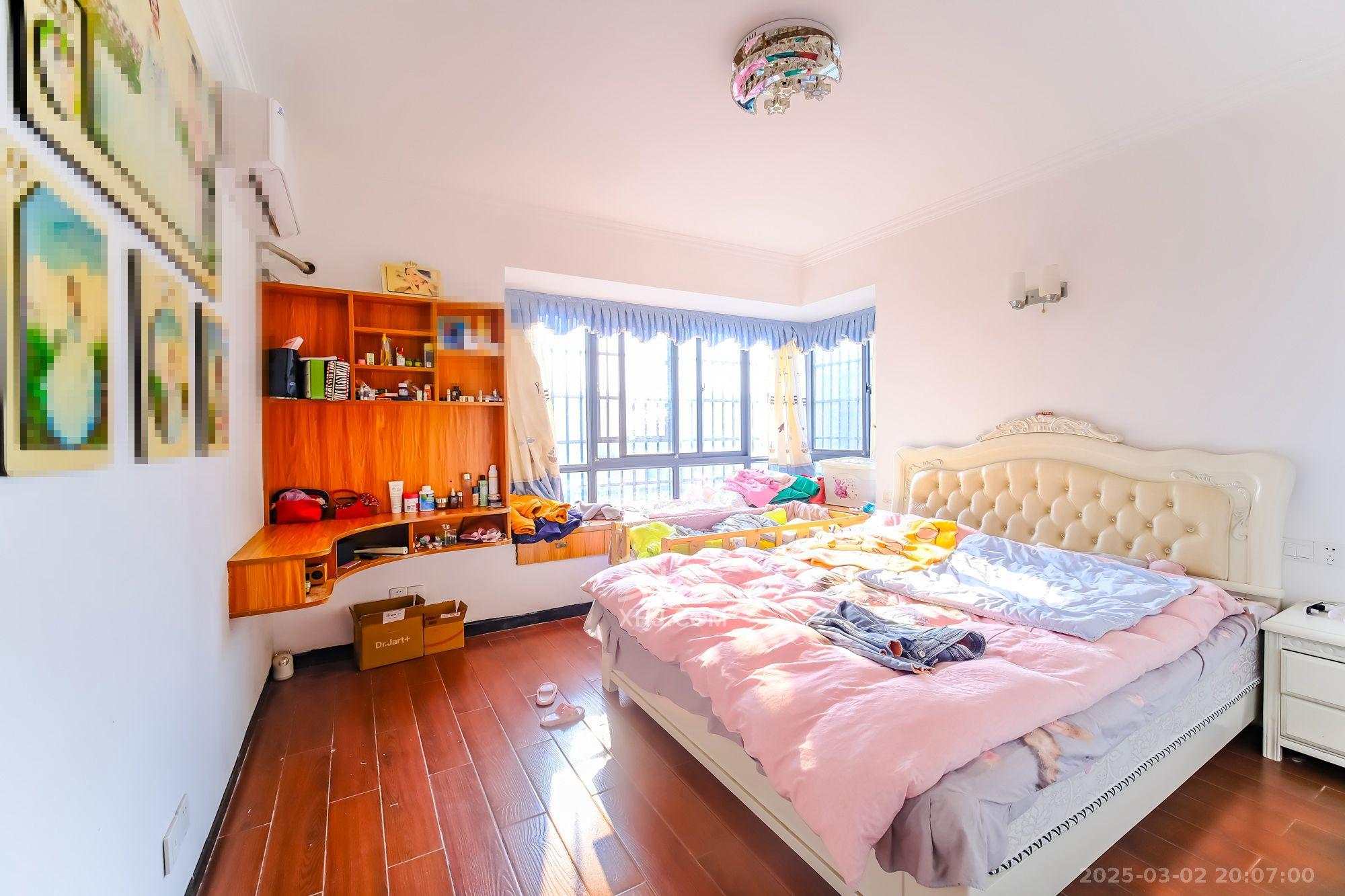 丰源国际 3室2厅2卫 1900.0元/月 丰源国际 3室2厅2卫 1900.0元/月室内图