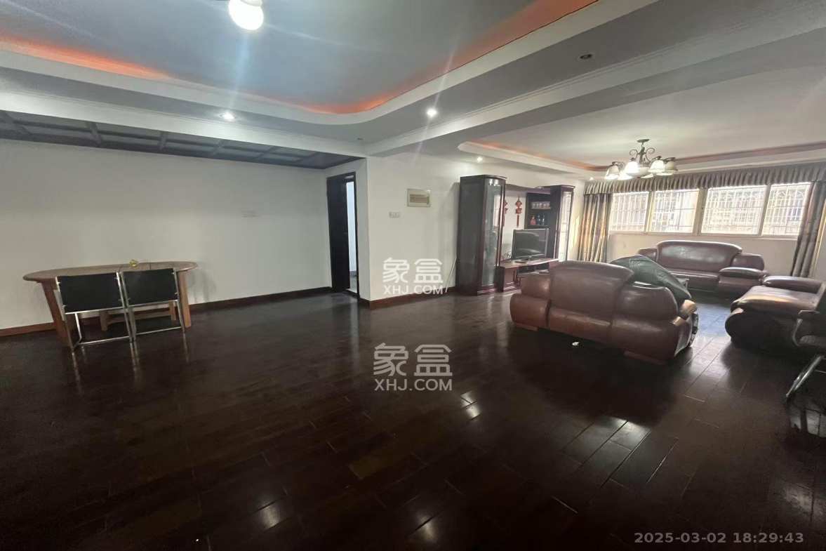 海华花园(京电大厦) 2室2厅1卫 2500.0元/月 海华花园(京电大厦) 2室2厅1卫 2500.0元/月室内图