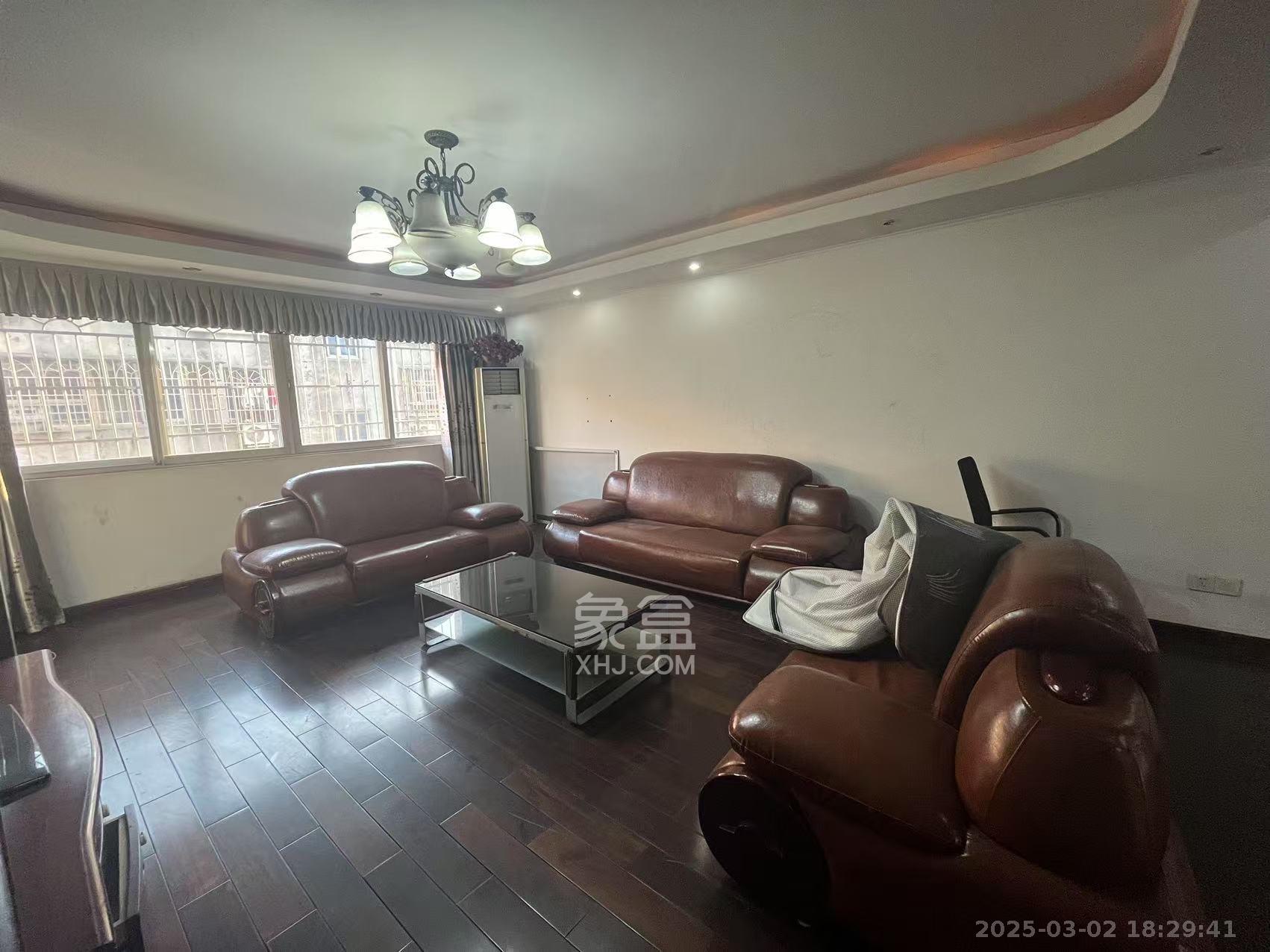 海华花园（京电大厦）  2室2厅1卫    2500.0元/月室内图